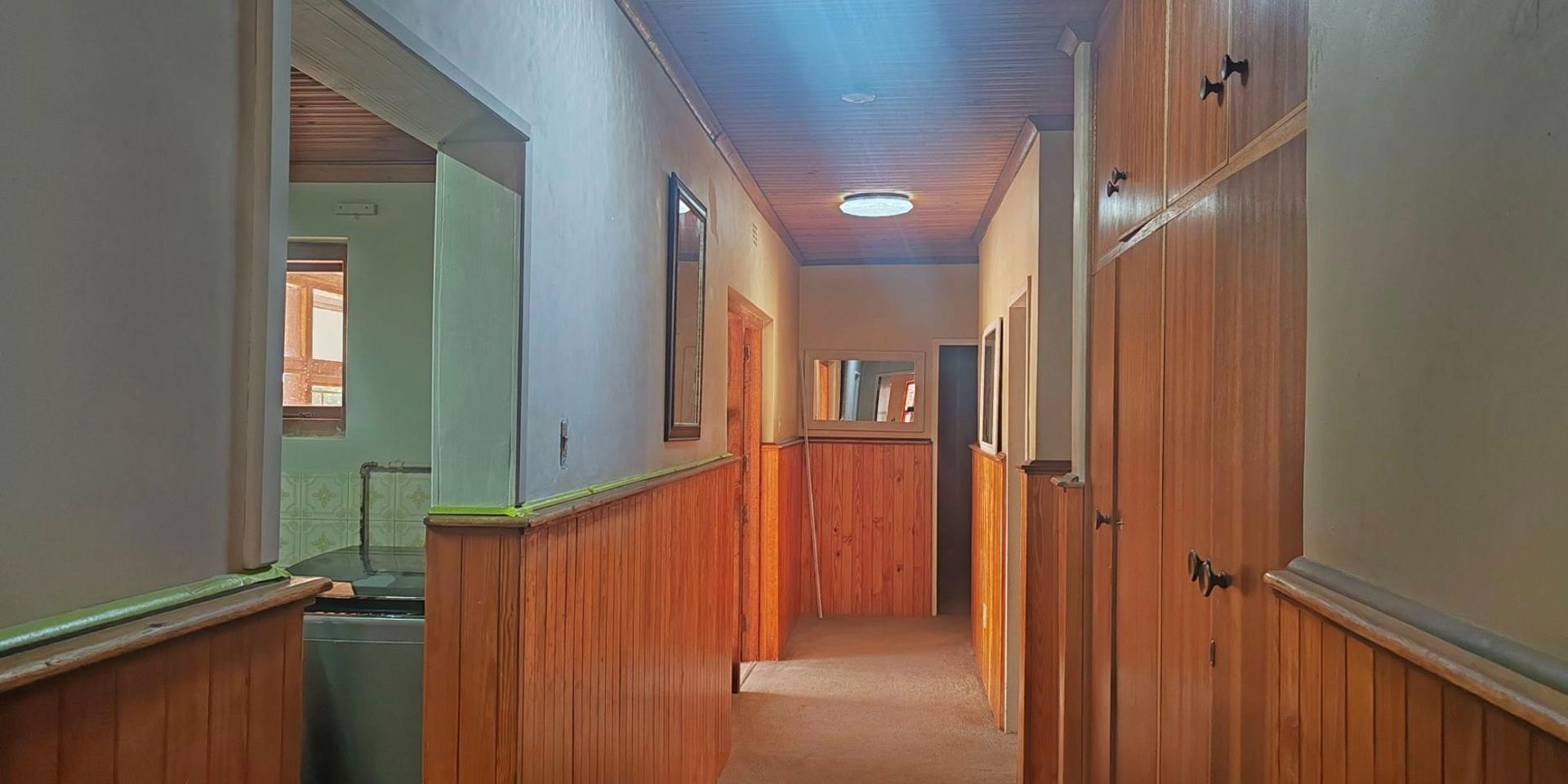 Image 4 of 6