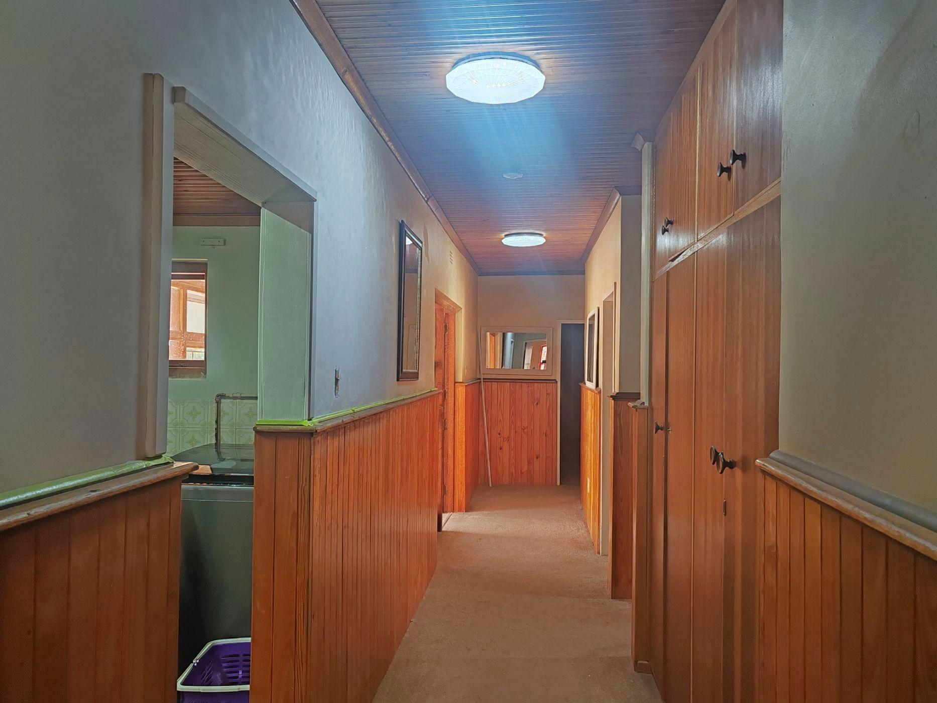 Image 4 of 6
