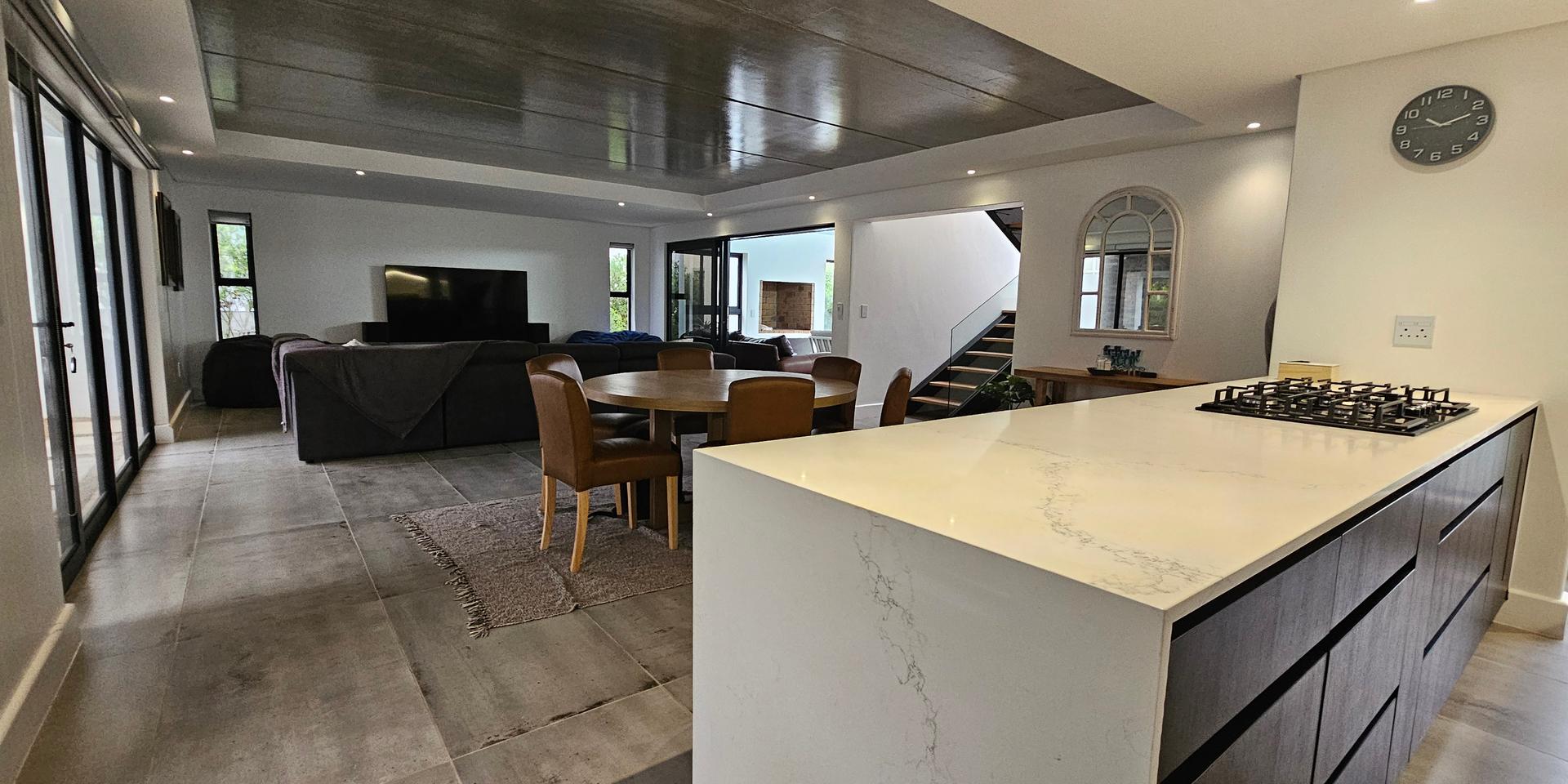 Image 4 of 6