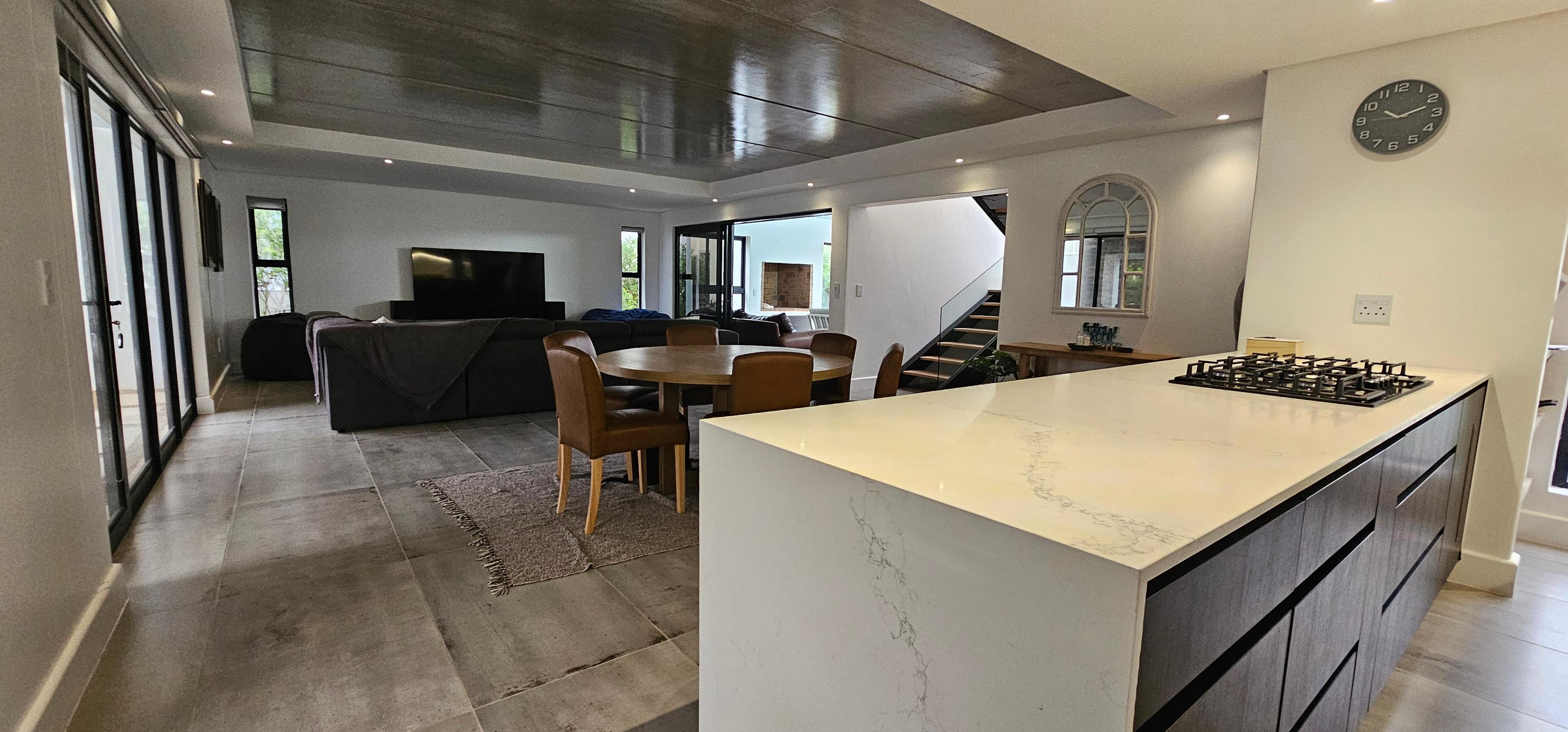 Image 4 of 6