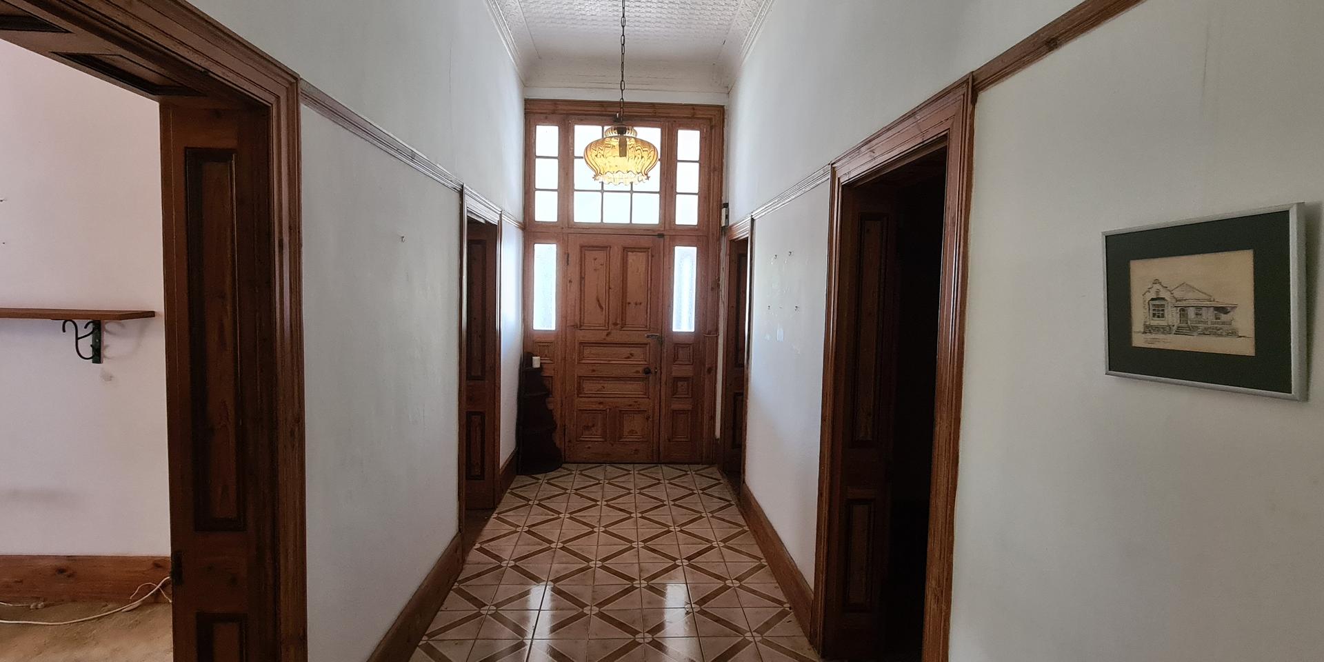 Image 4 of 6