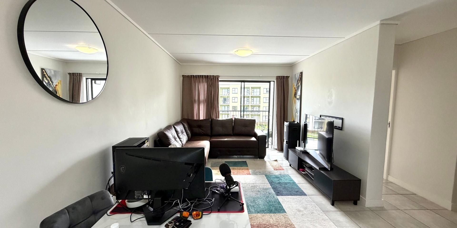 Image 2 of 6
