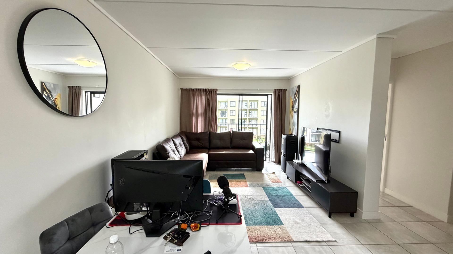 Image 2 of 6