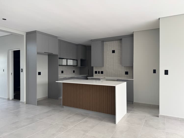 Main property image
