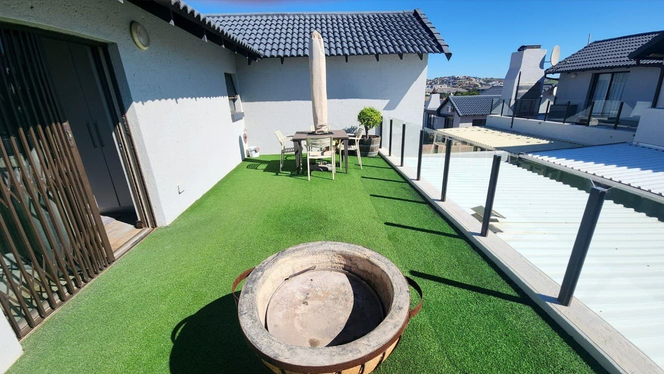 Image 3 of 6