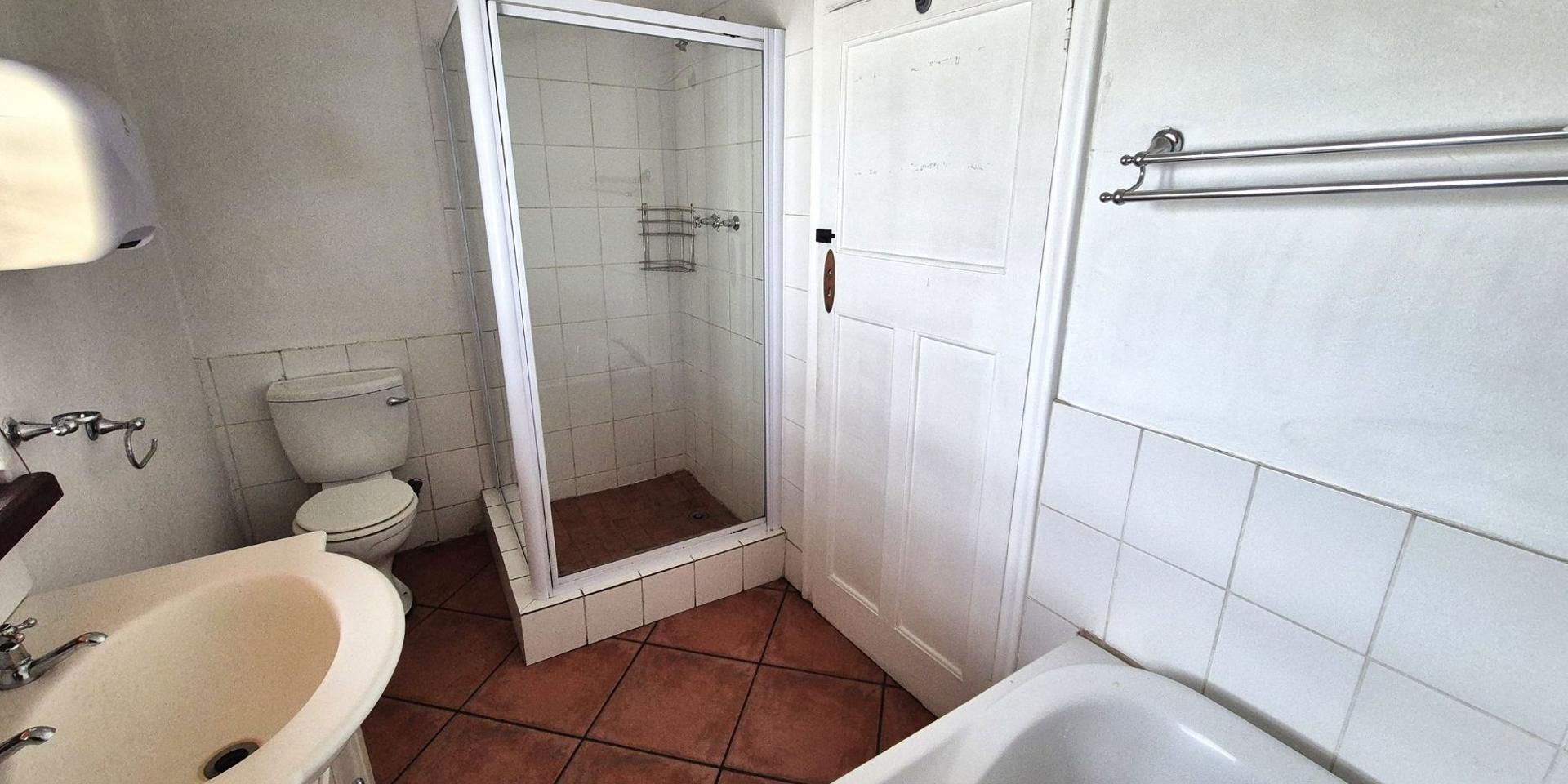 Image 3 of 6