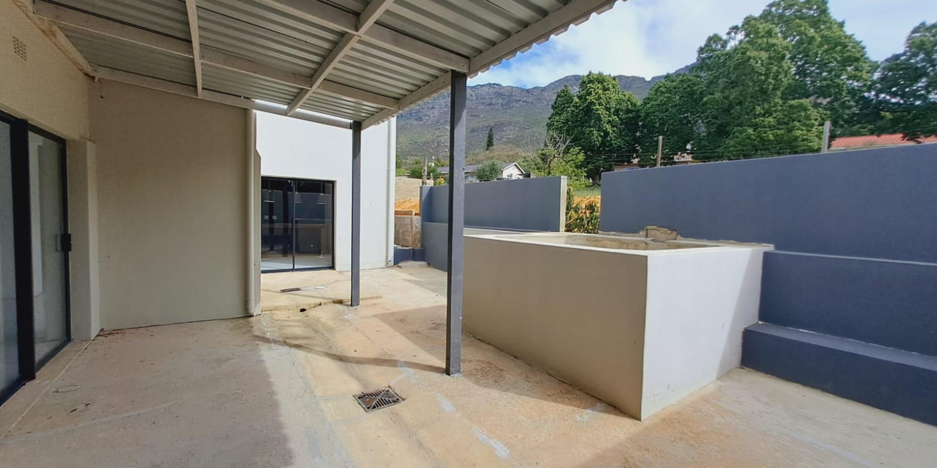 Image 4 of 6