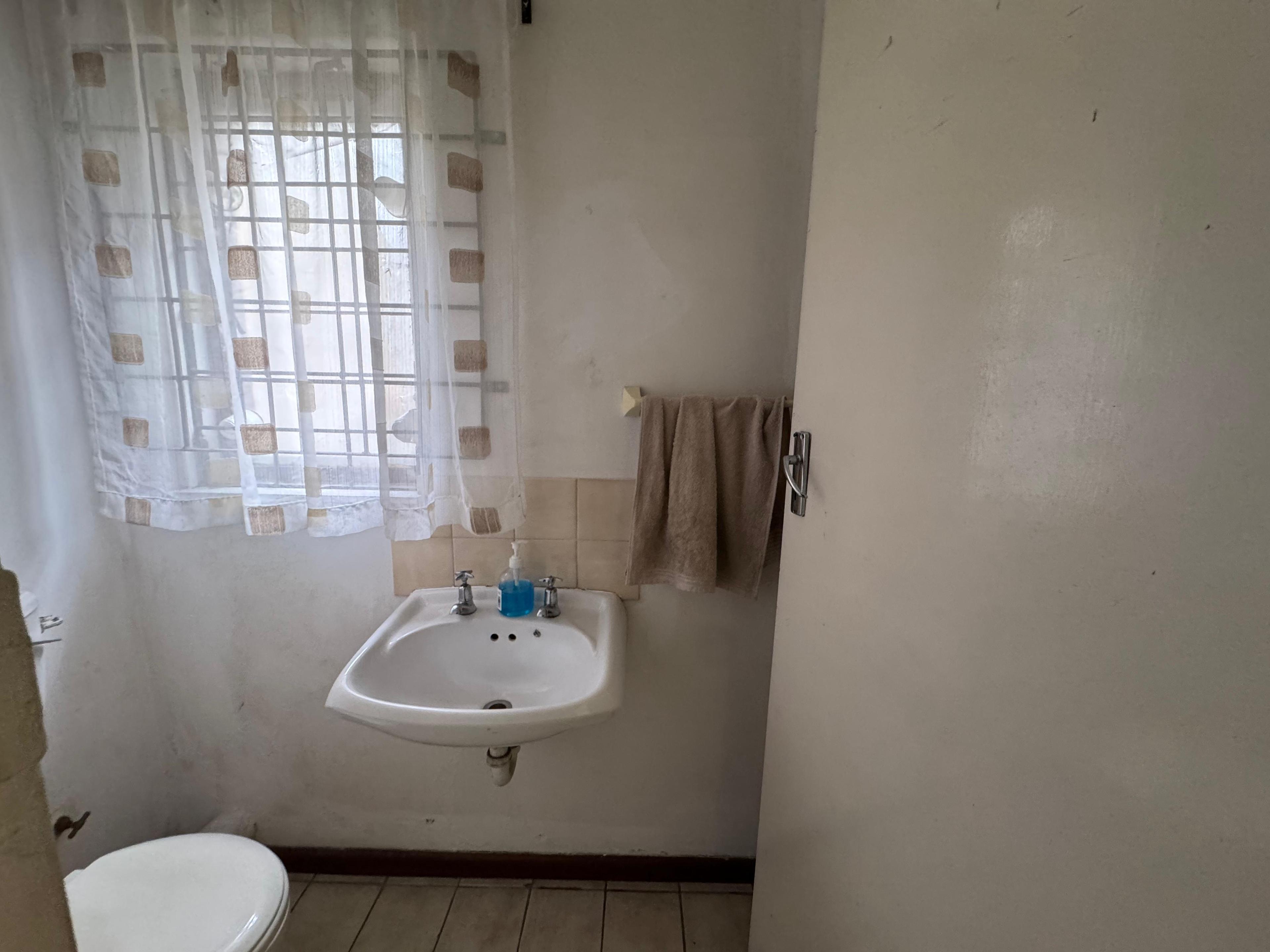Image 2 of 6