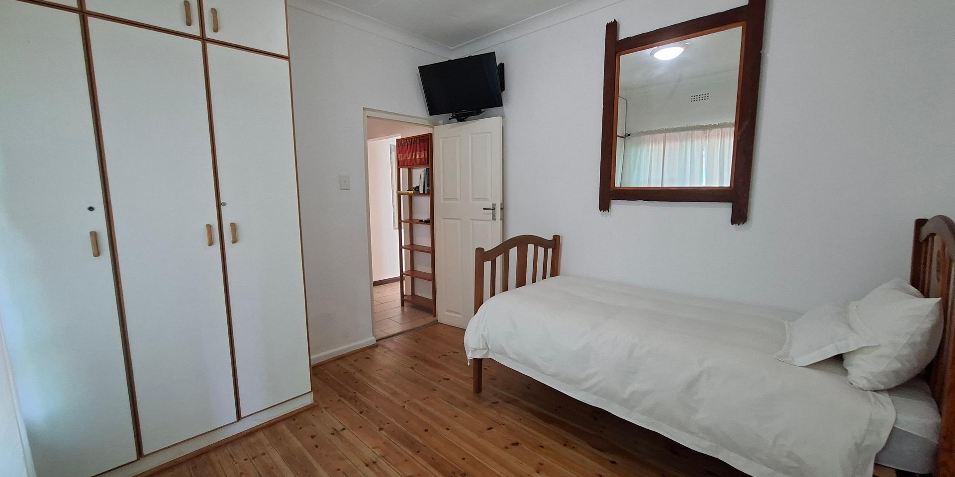 Image 3 of 6