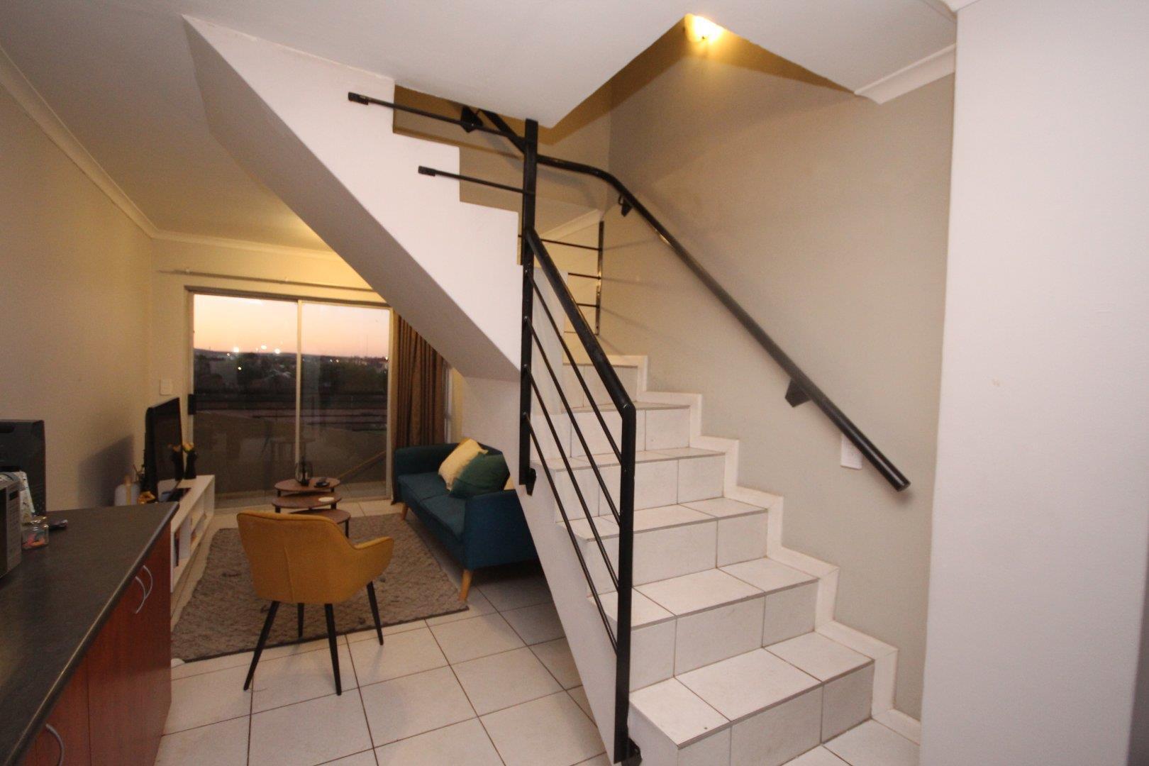 Image 4 of 6