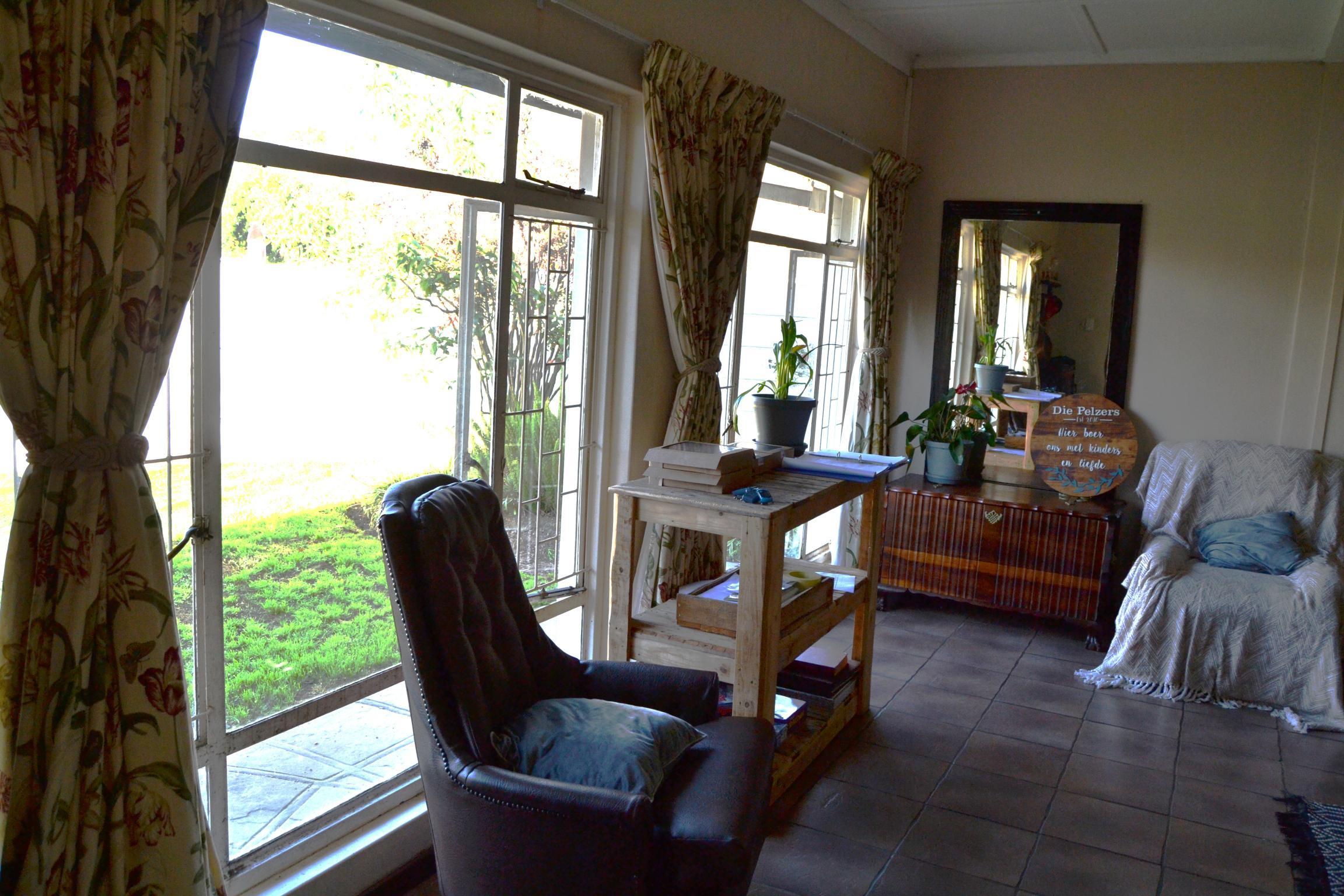 Image 4 of 6