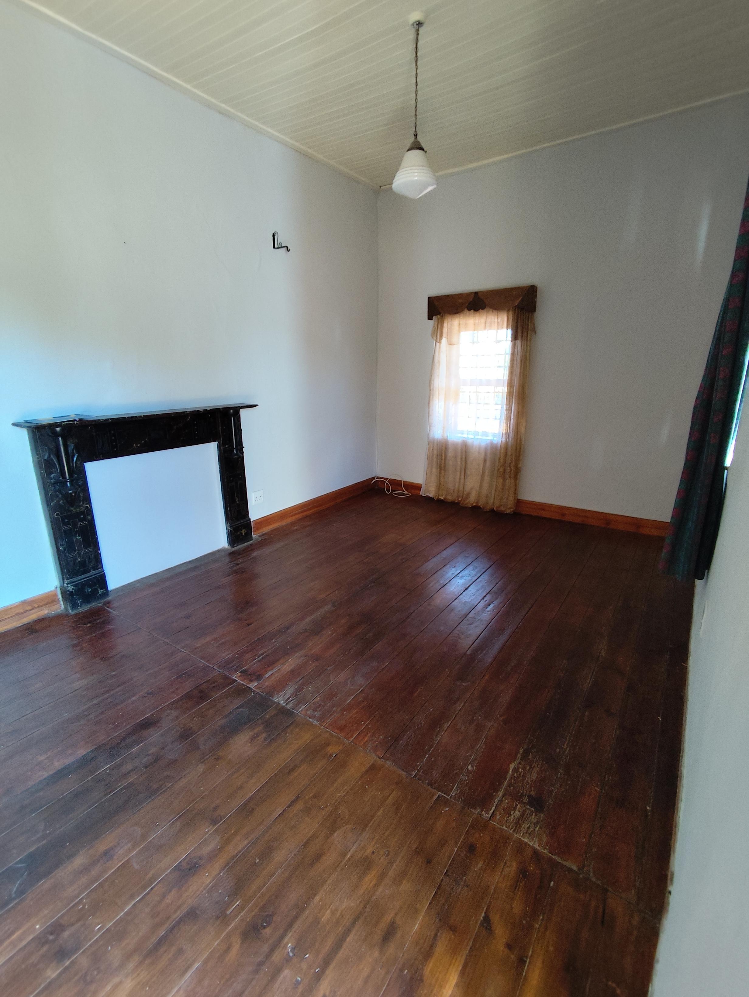 Image 4 of 6
