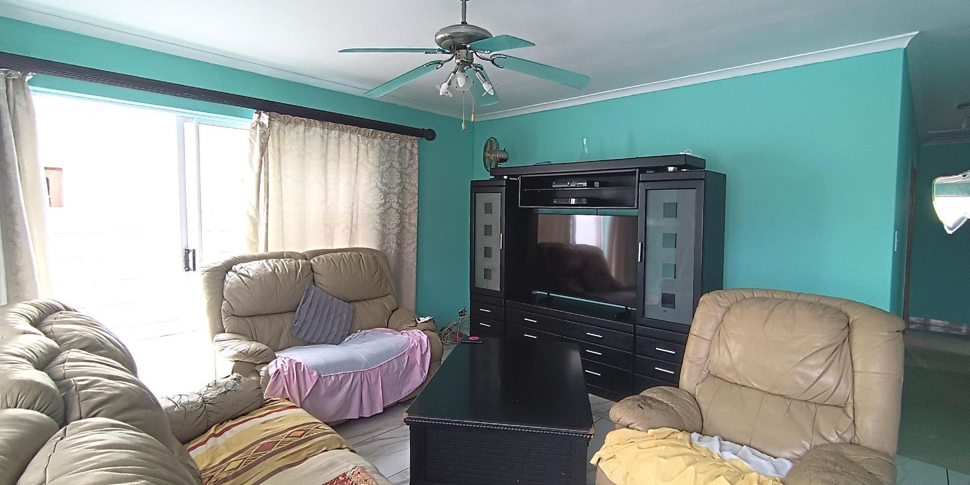 Image 4 of 6