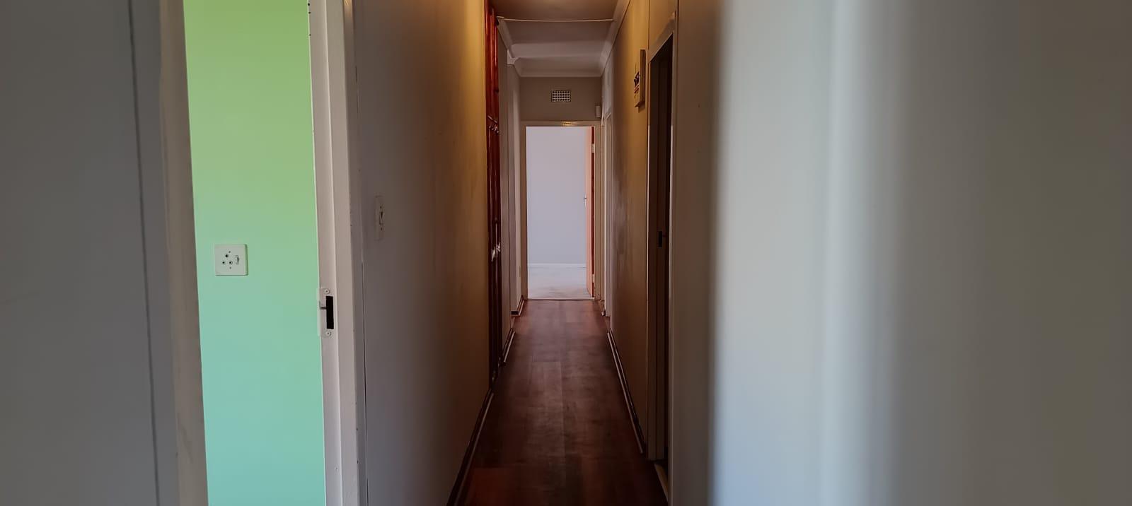 Image 4 of 6