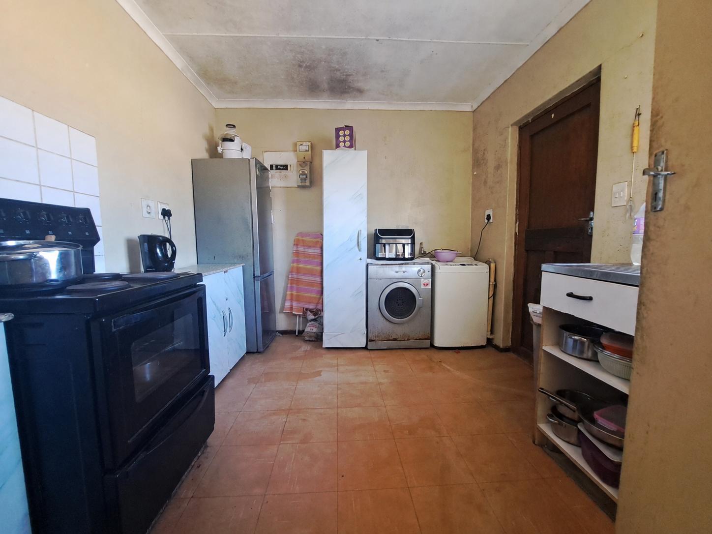 Image 1 of 6