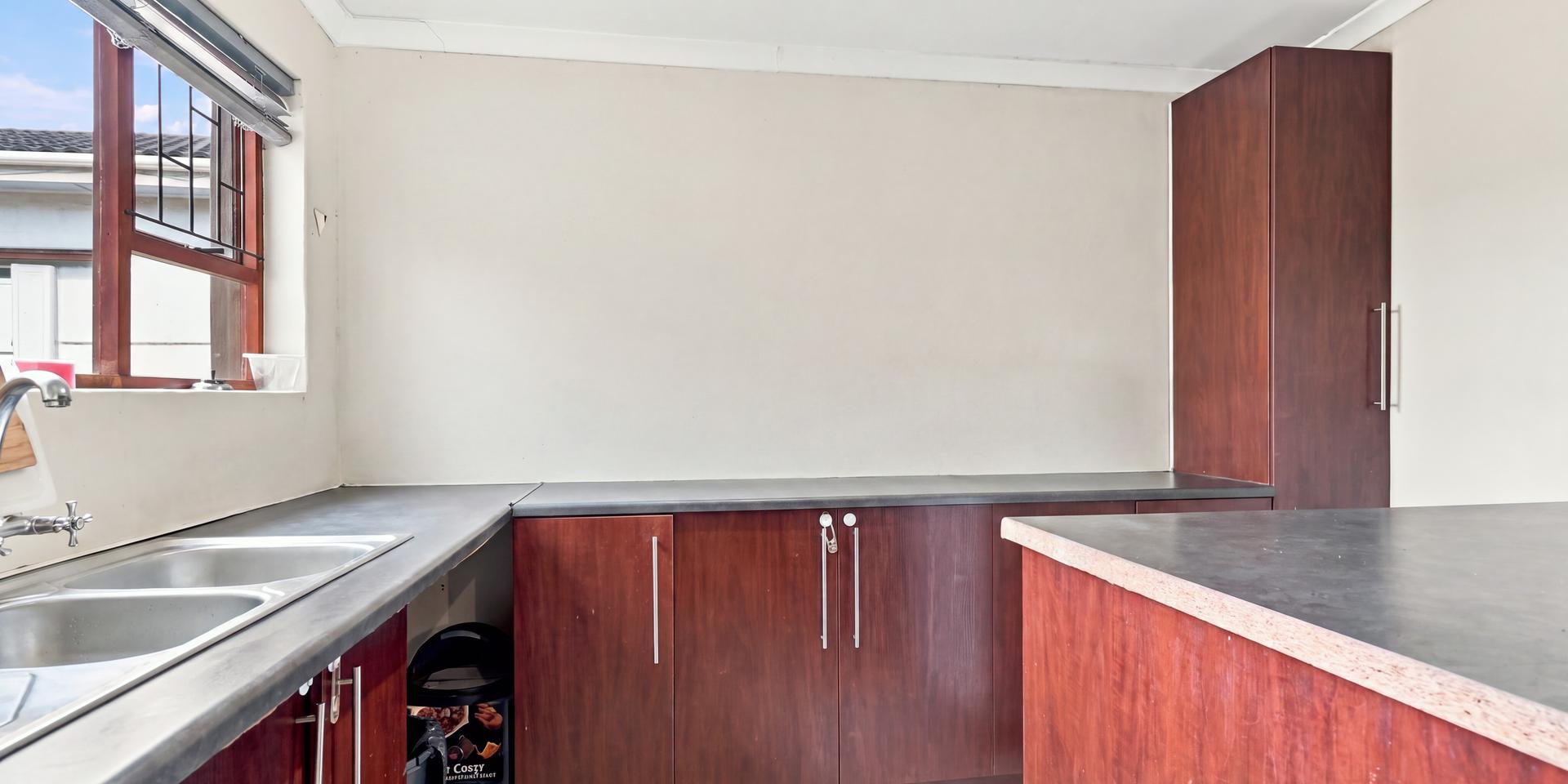 Image 5 of 6