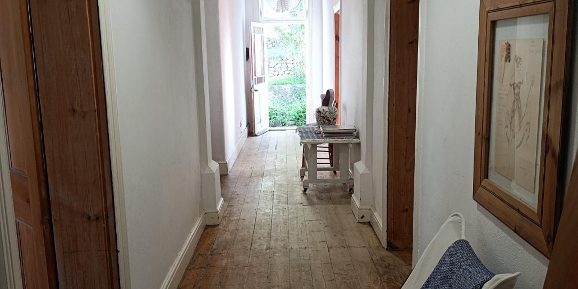 Image 2 of 6