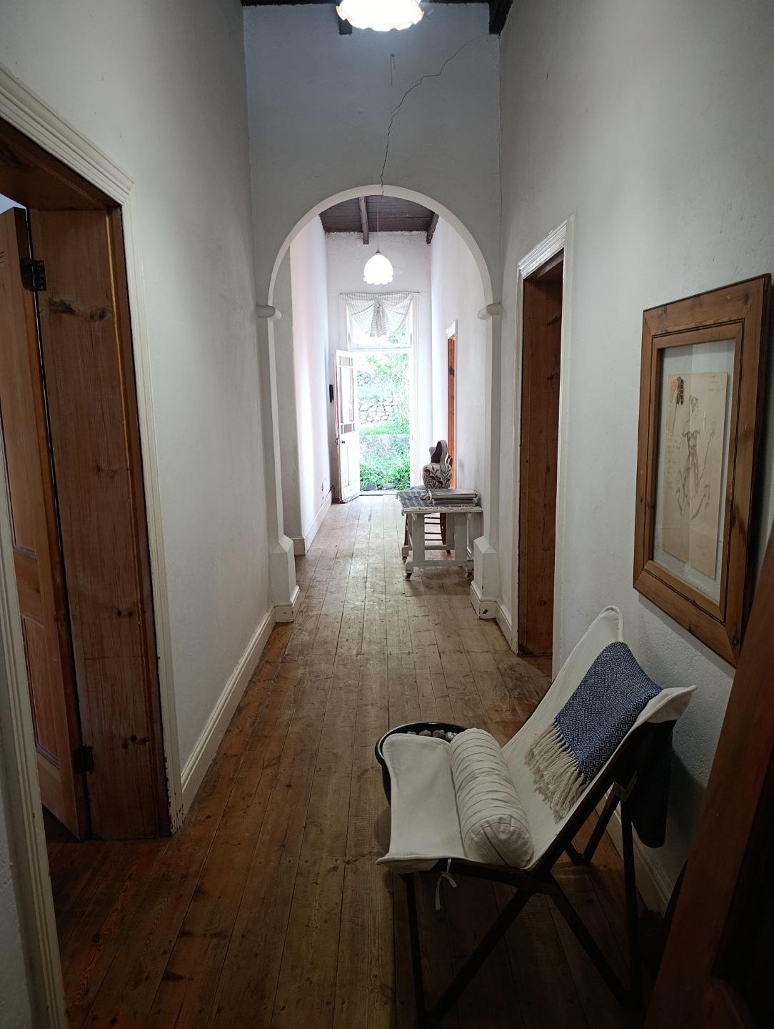 Image 2 of 6