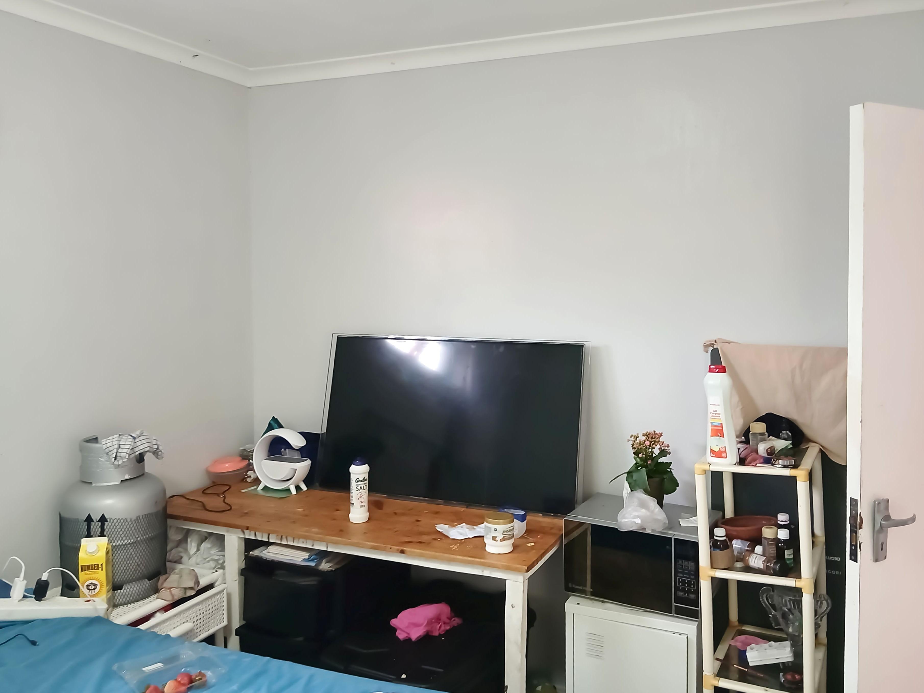 Image 3 of 6