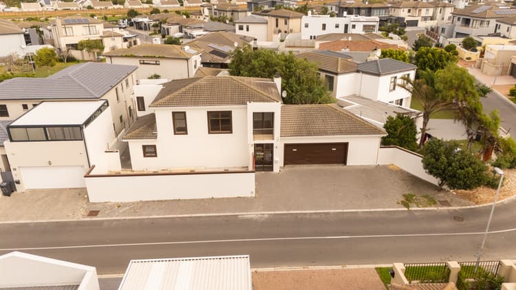 Main property image