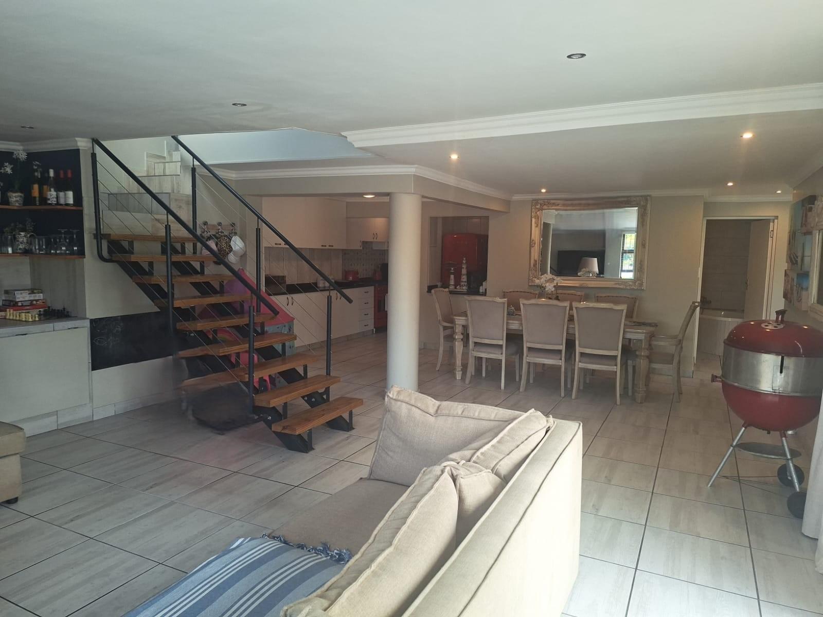 Image 3 of 6