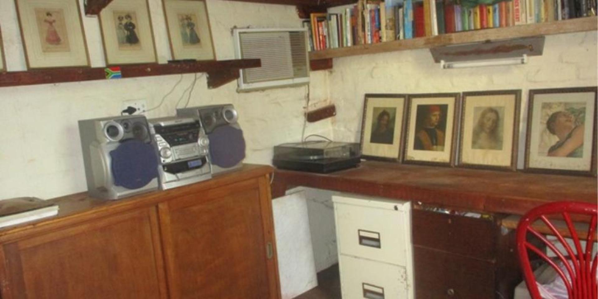 Image 4 of 6