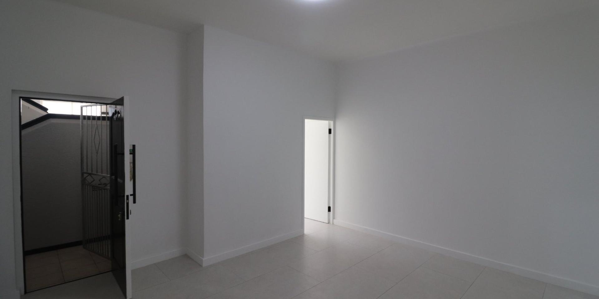 Image 3 of 6