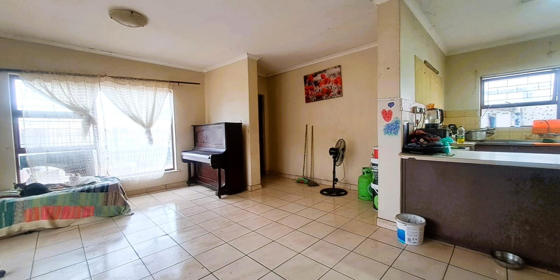 Image 5 of 6