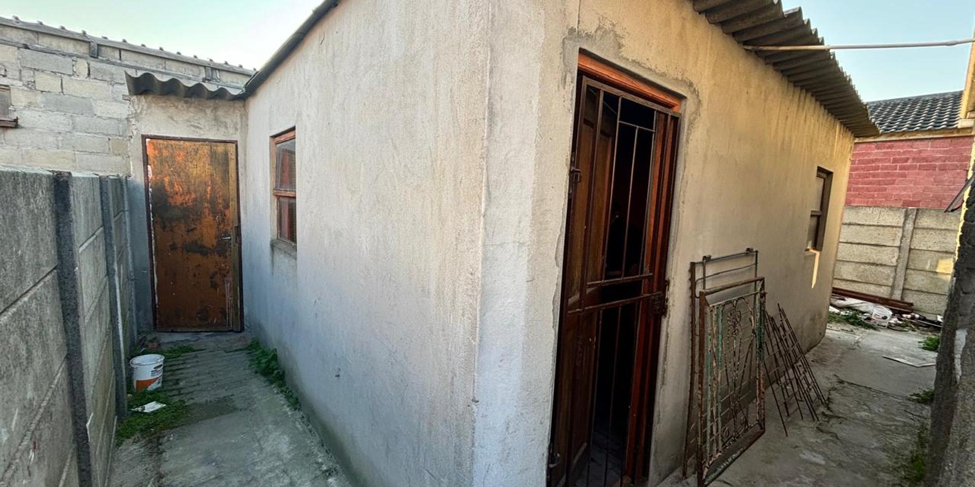 Image 1 of 6