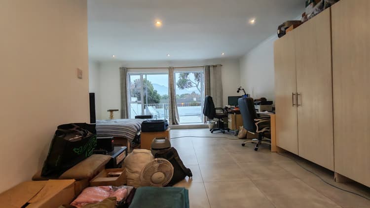 Main property image