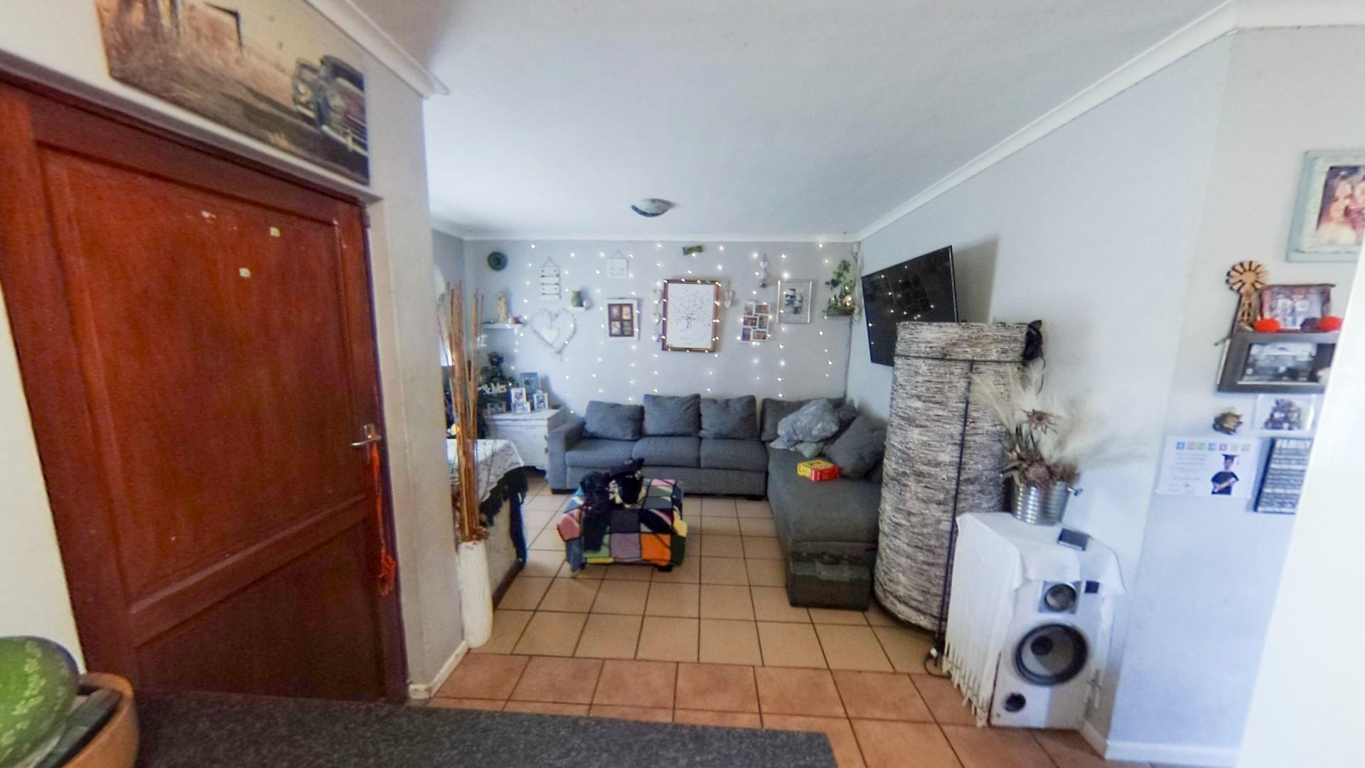 Image 2 of 6