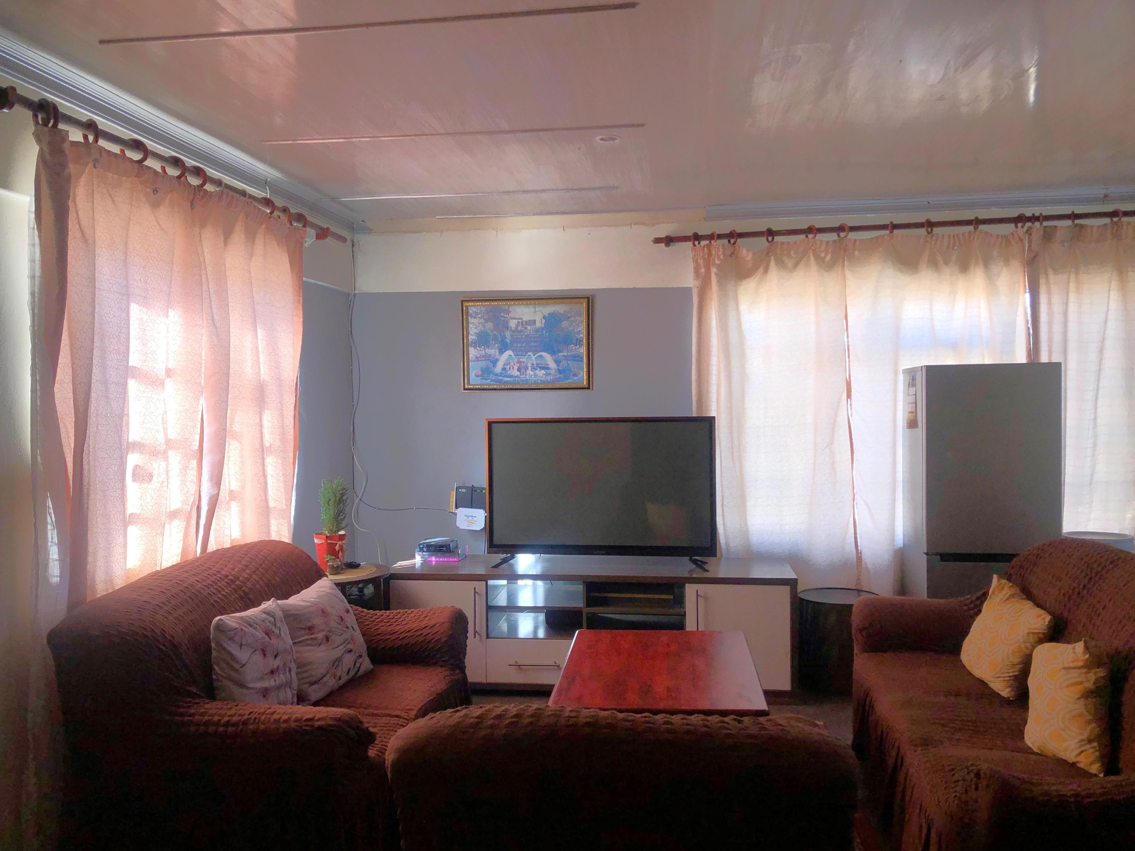 Image 2 of 6