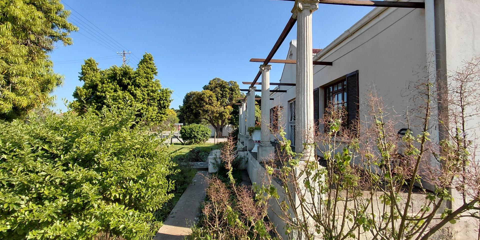 Image 4 of 6