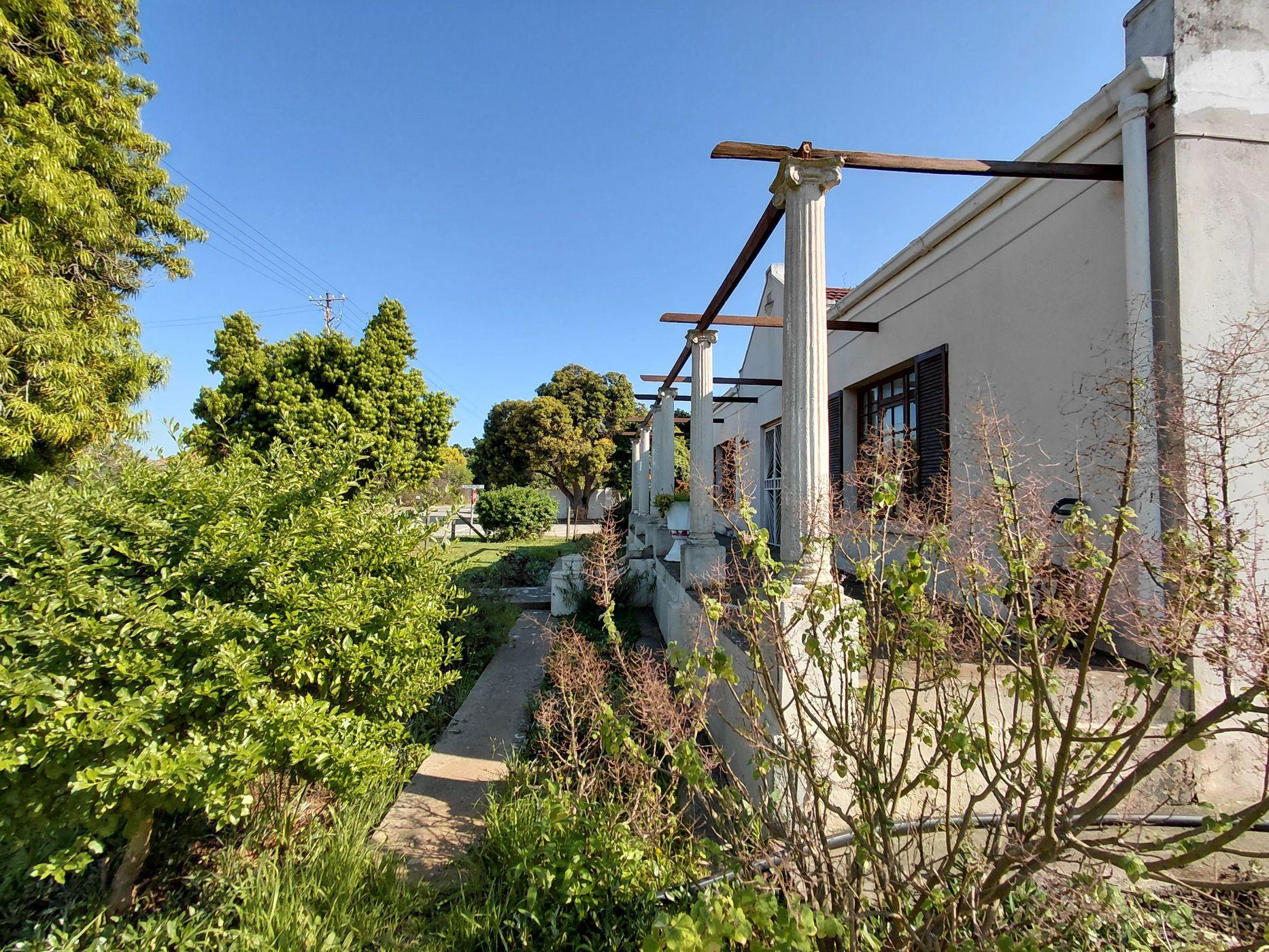 Image 4 of 6