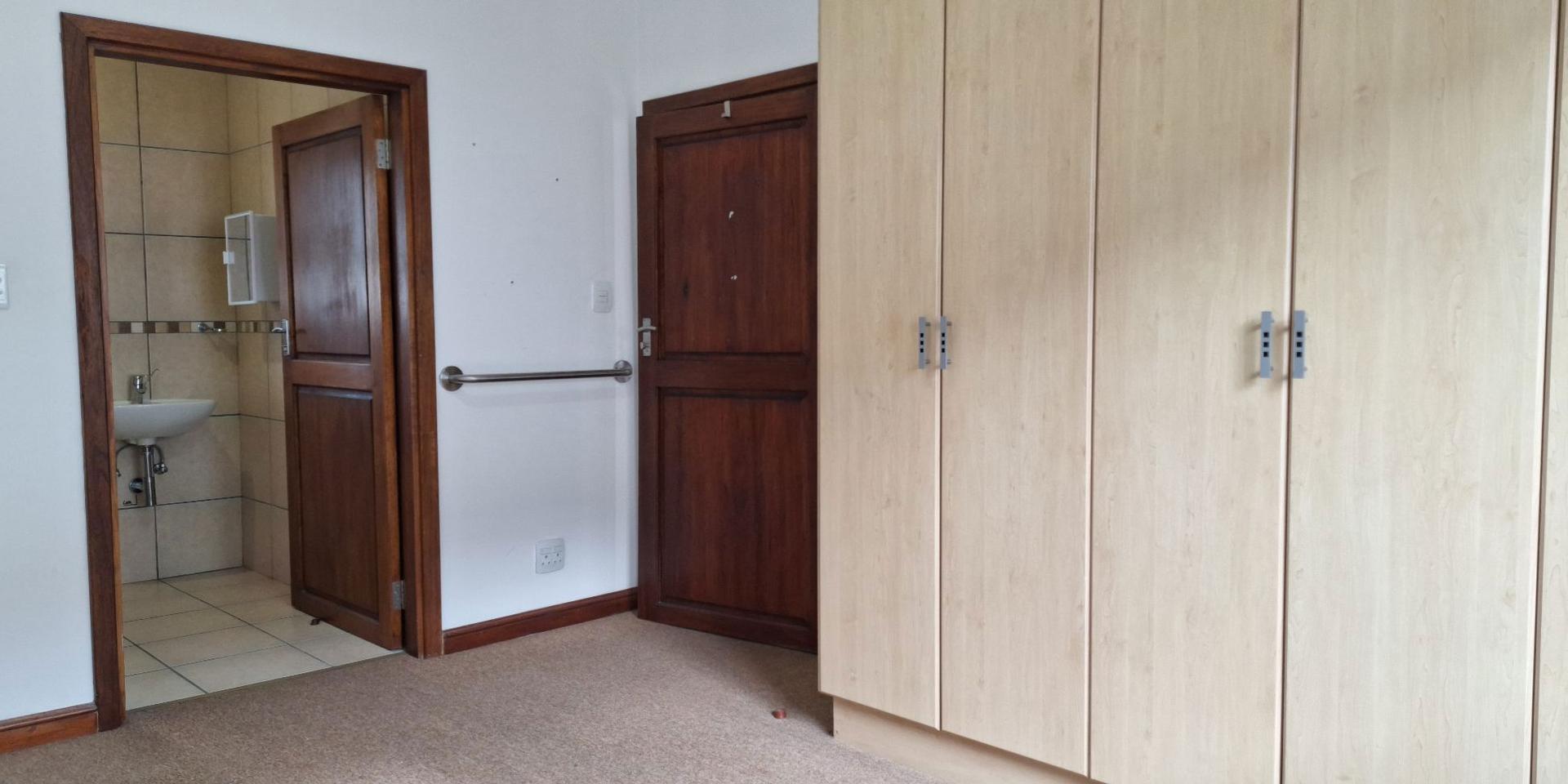 Image 5 of 6
