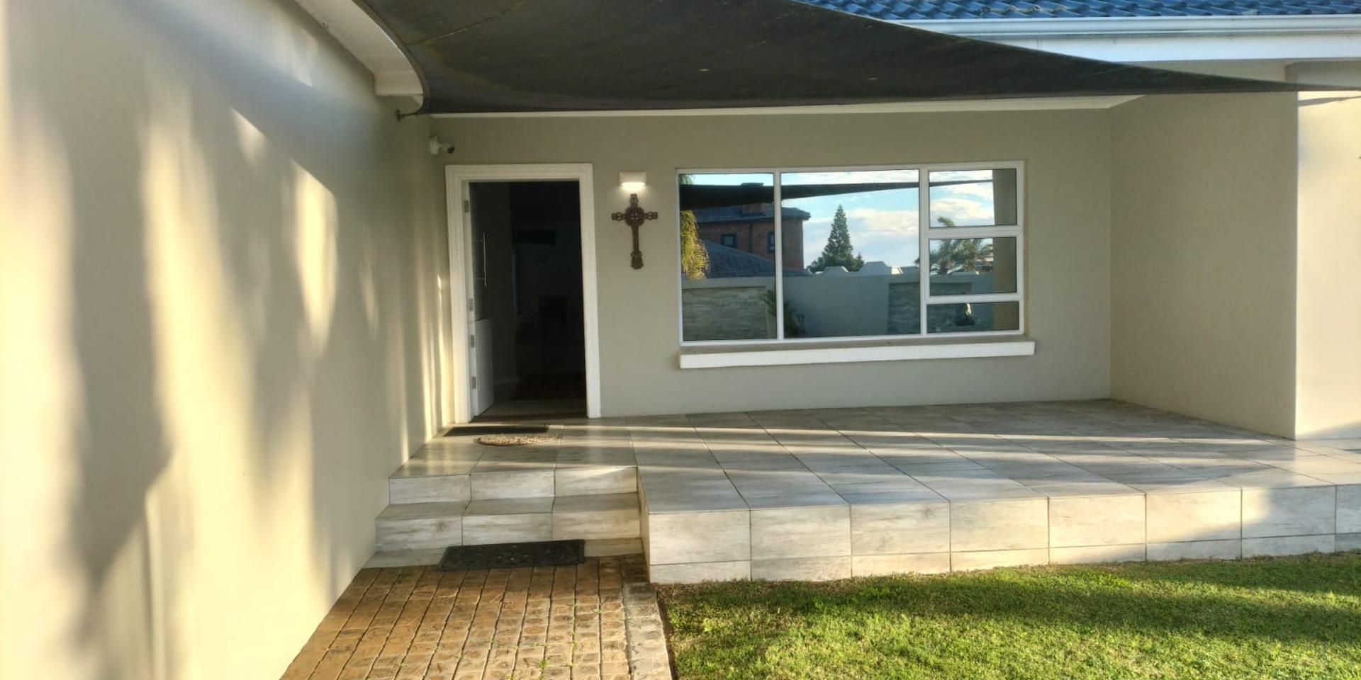 Image 2 of 6
