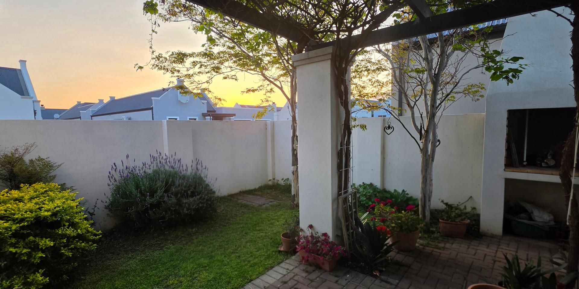 Image 2 of 6