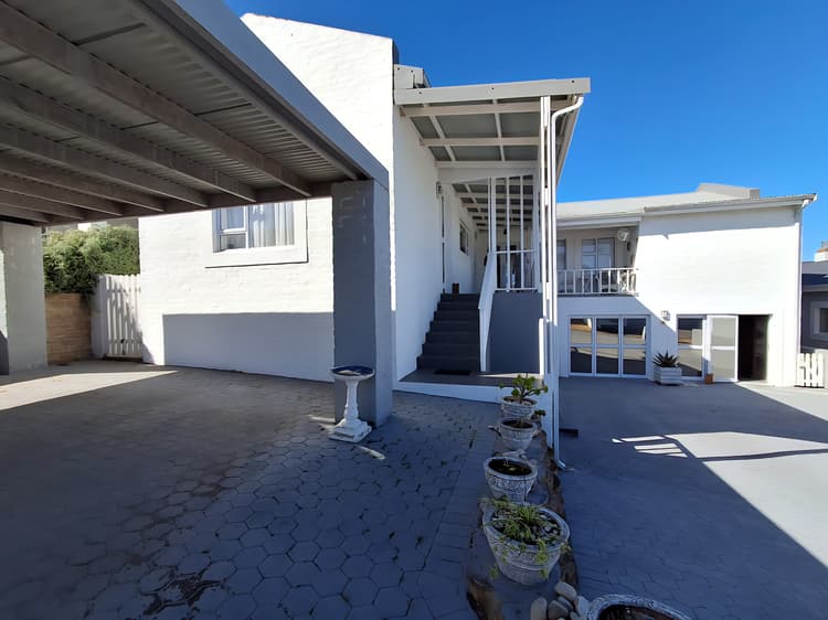 Main property image