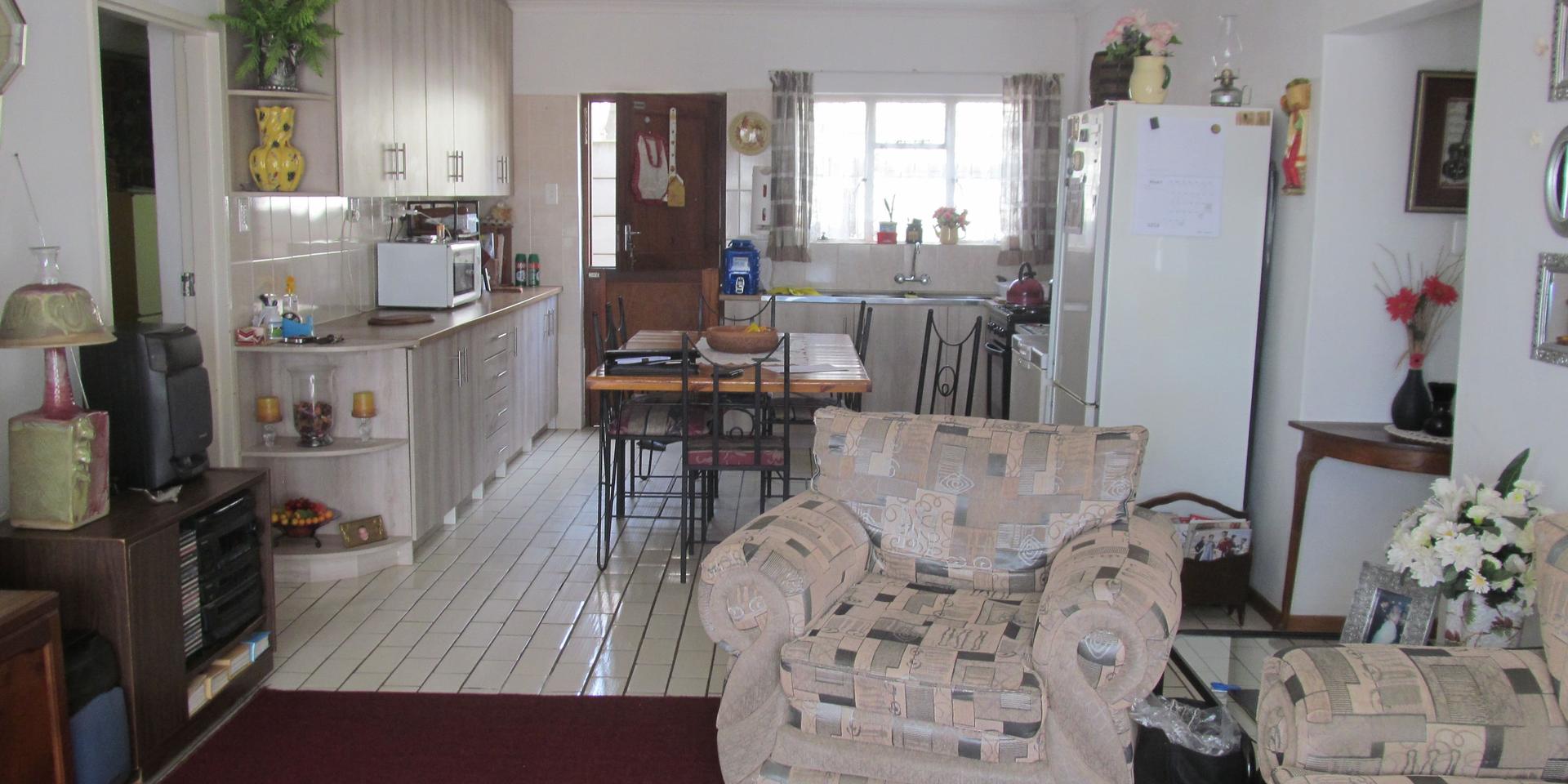 Image 4 of 6