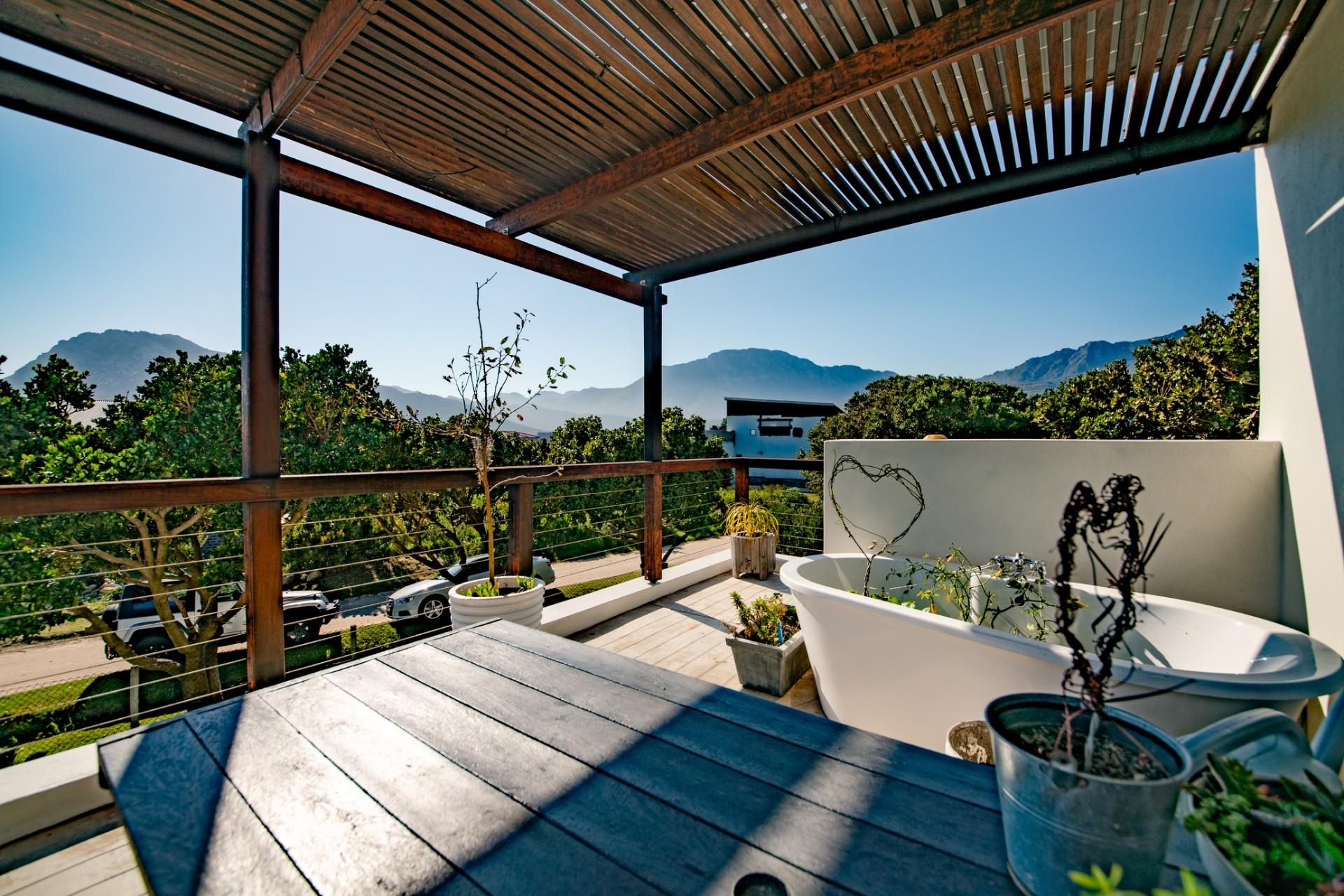 Image 3 of 6