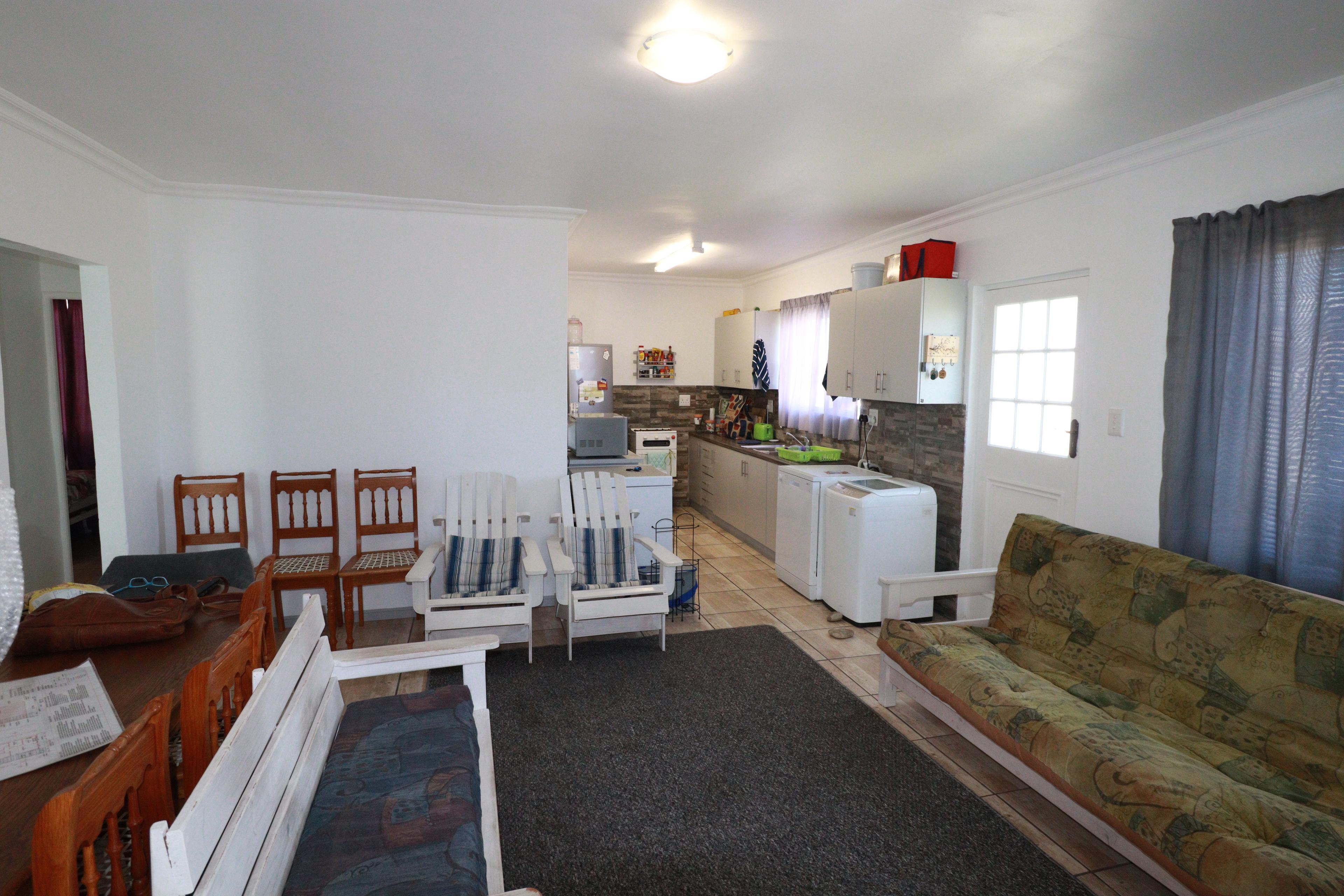 Image 4 of 6