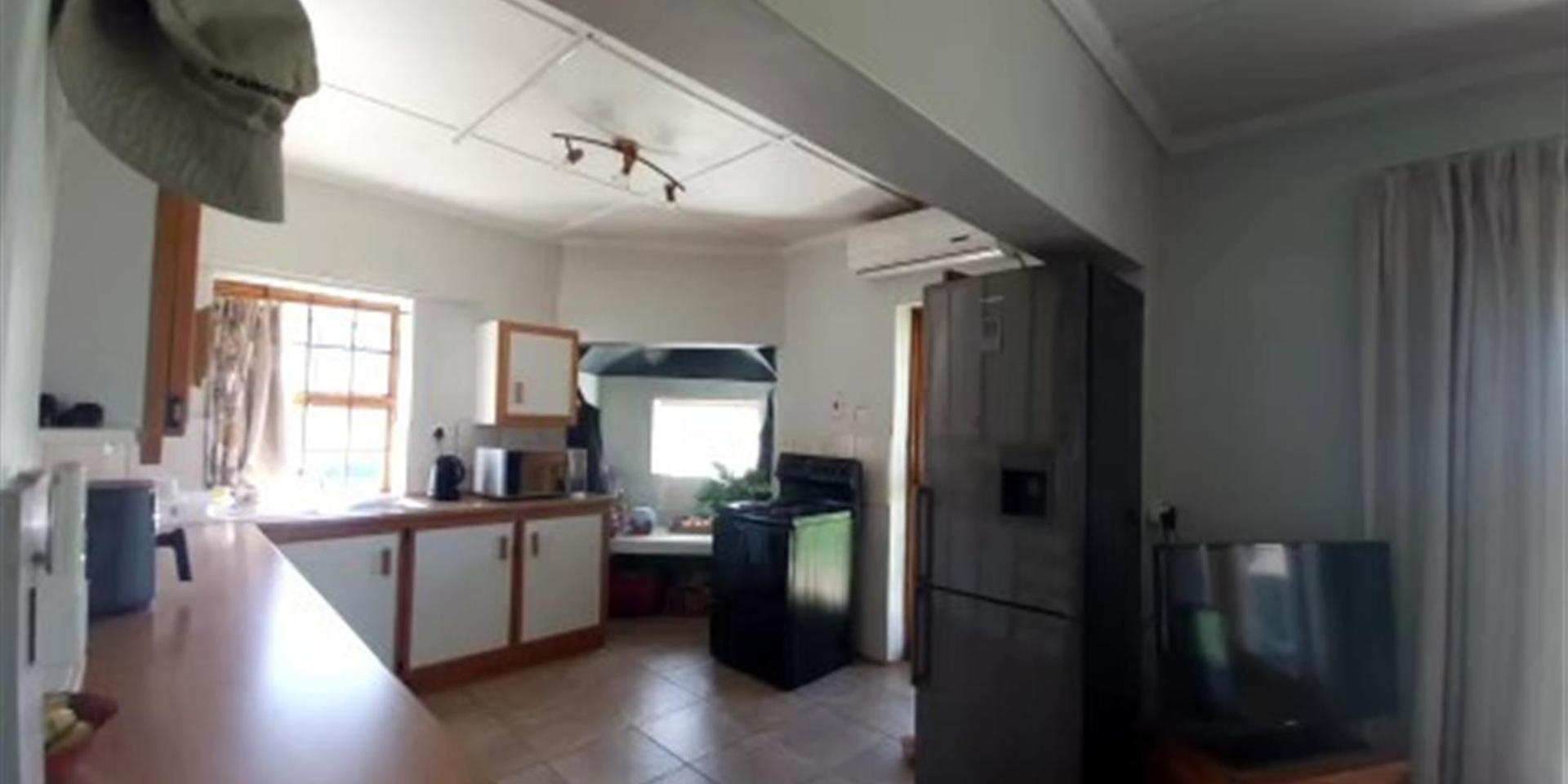 Image 5 of 6