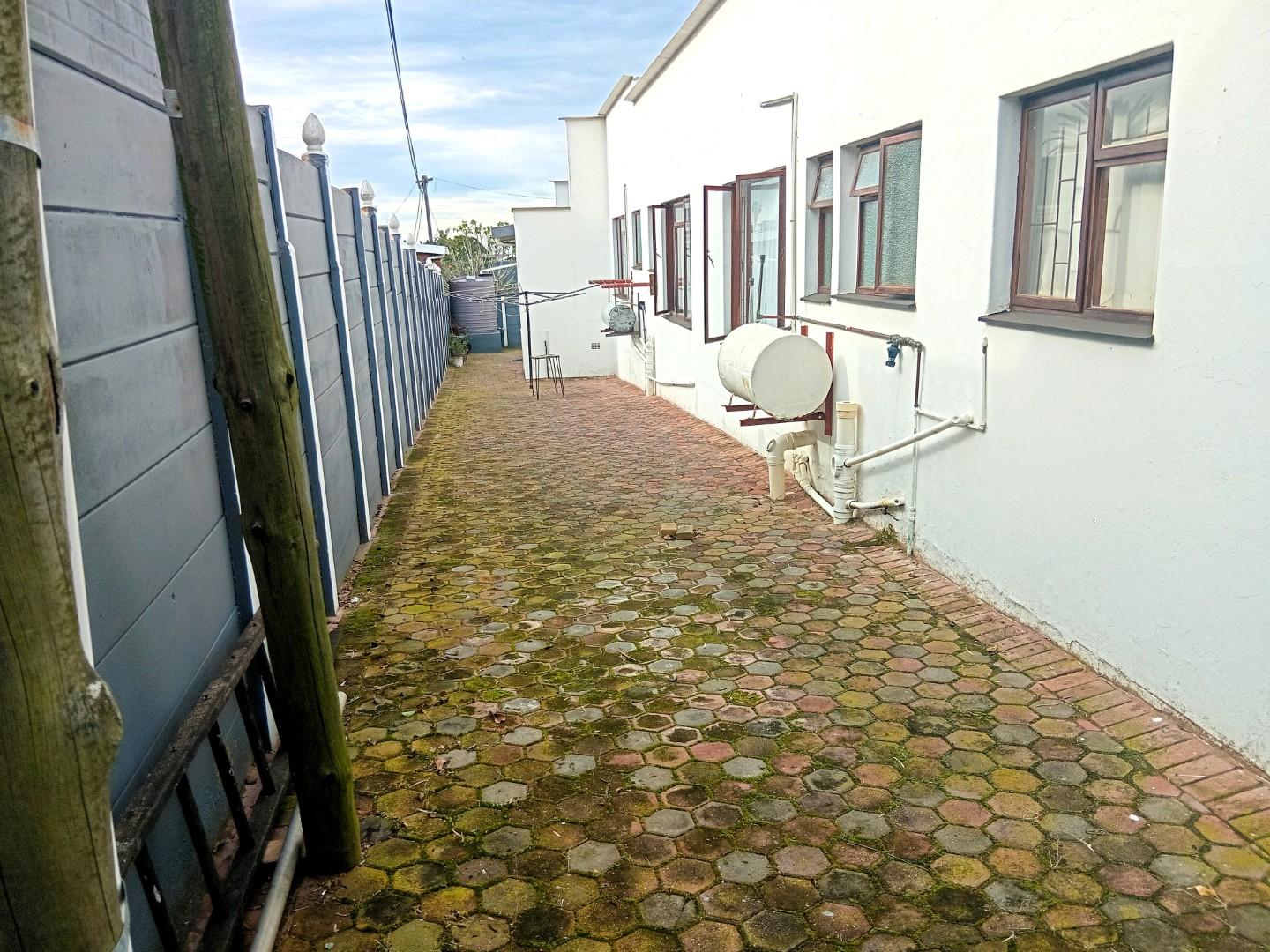 Image 3 of 6