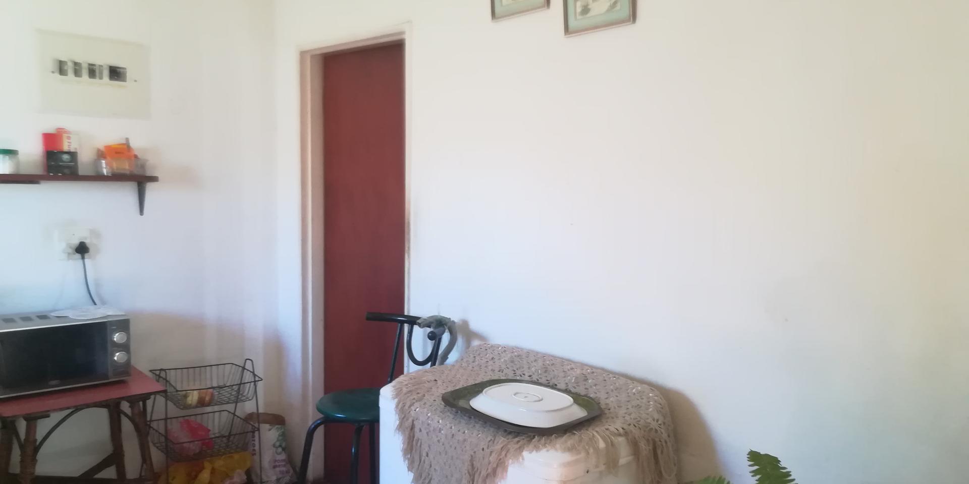 Image 3 of 6