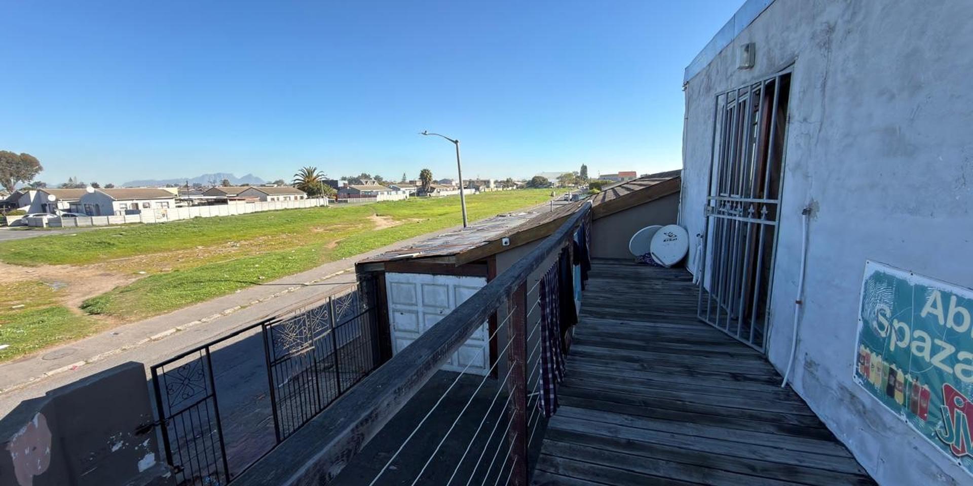 Image 4 of 6