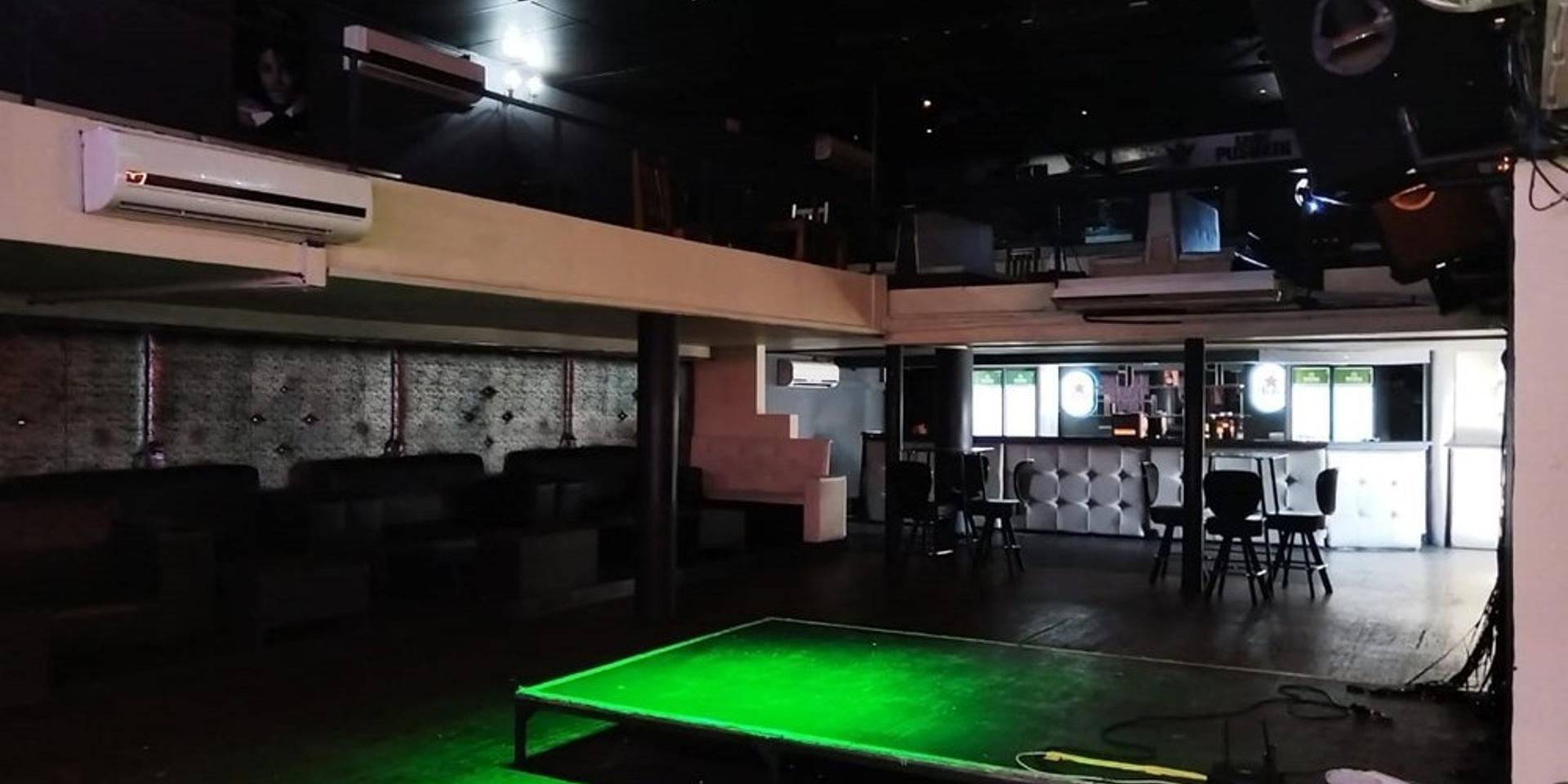 Image 2 of 6
