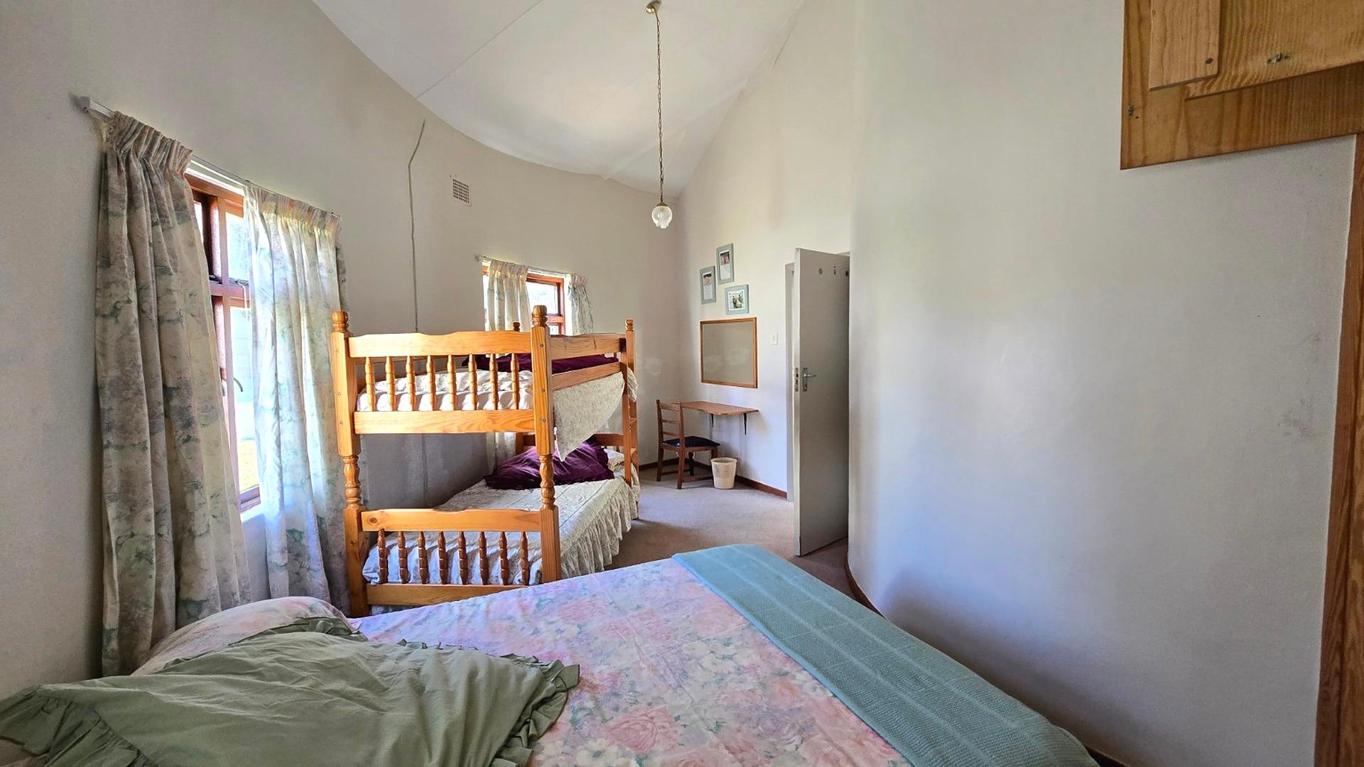 Image 4 of 6