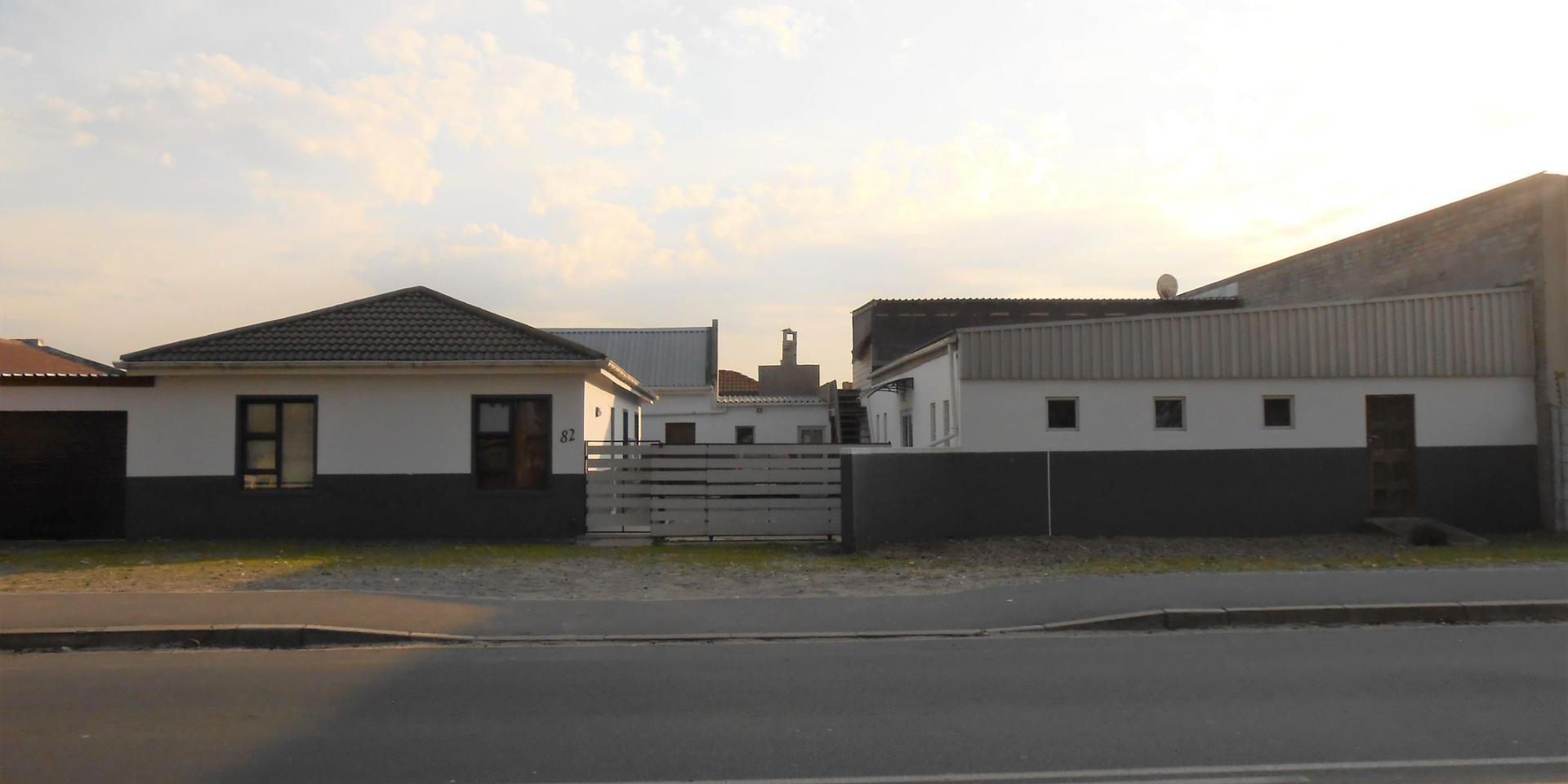 Image 2 of 6