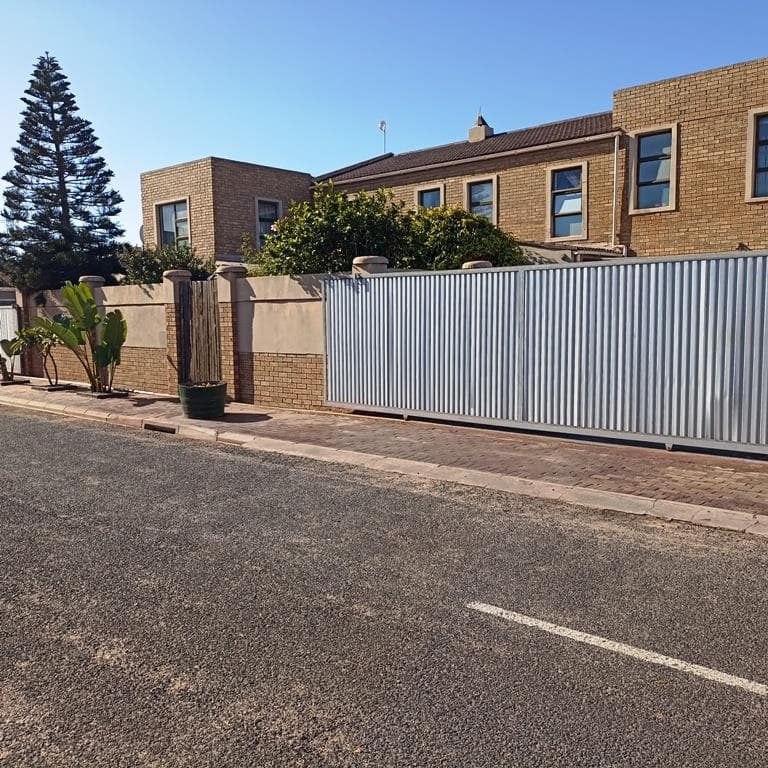 Image 2 of 6