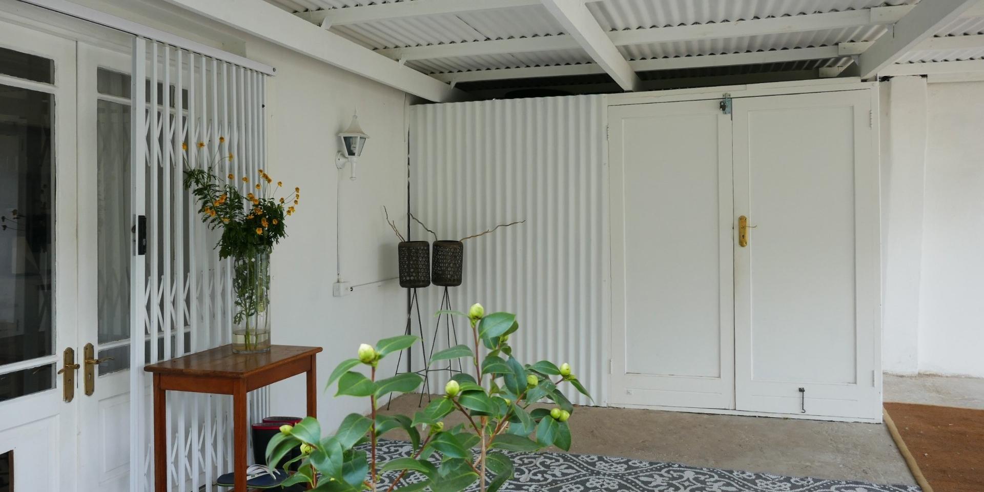 Image 4 of 6